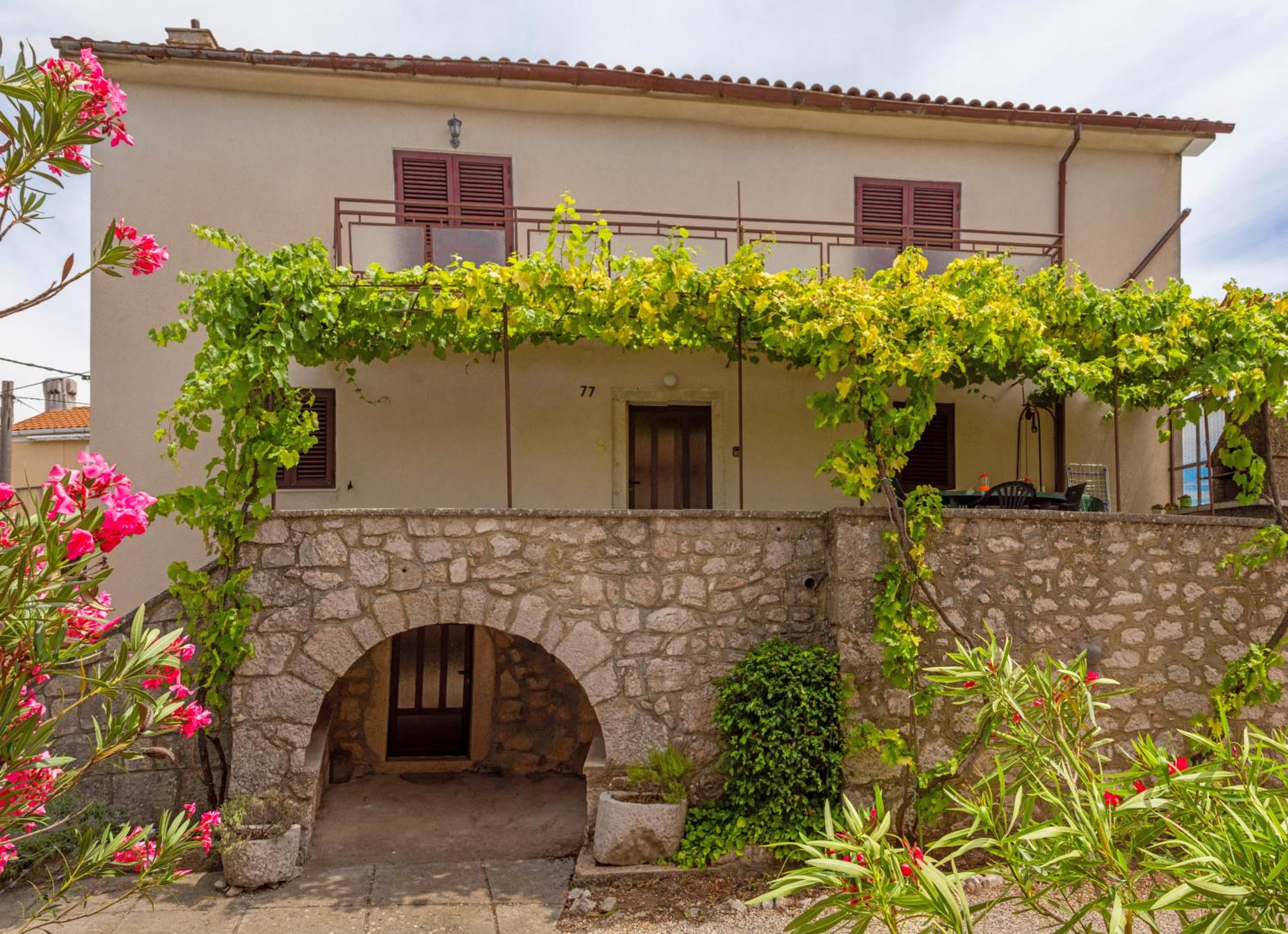 Traditional mediterranean villa view 3