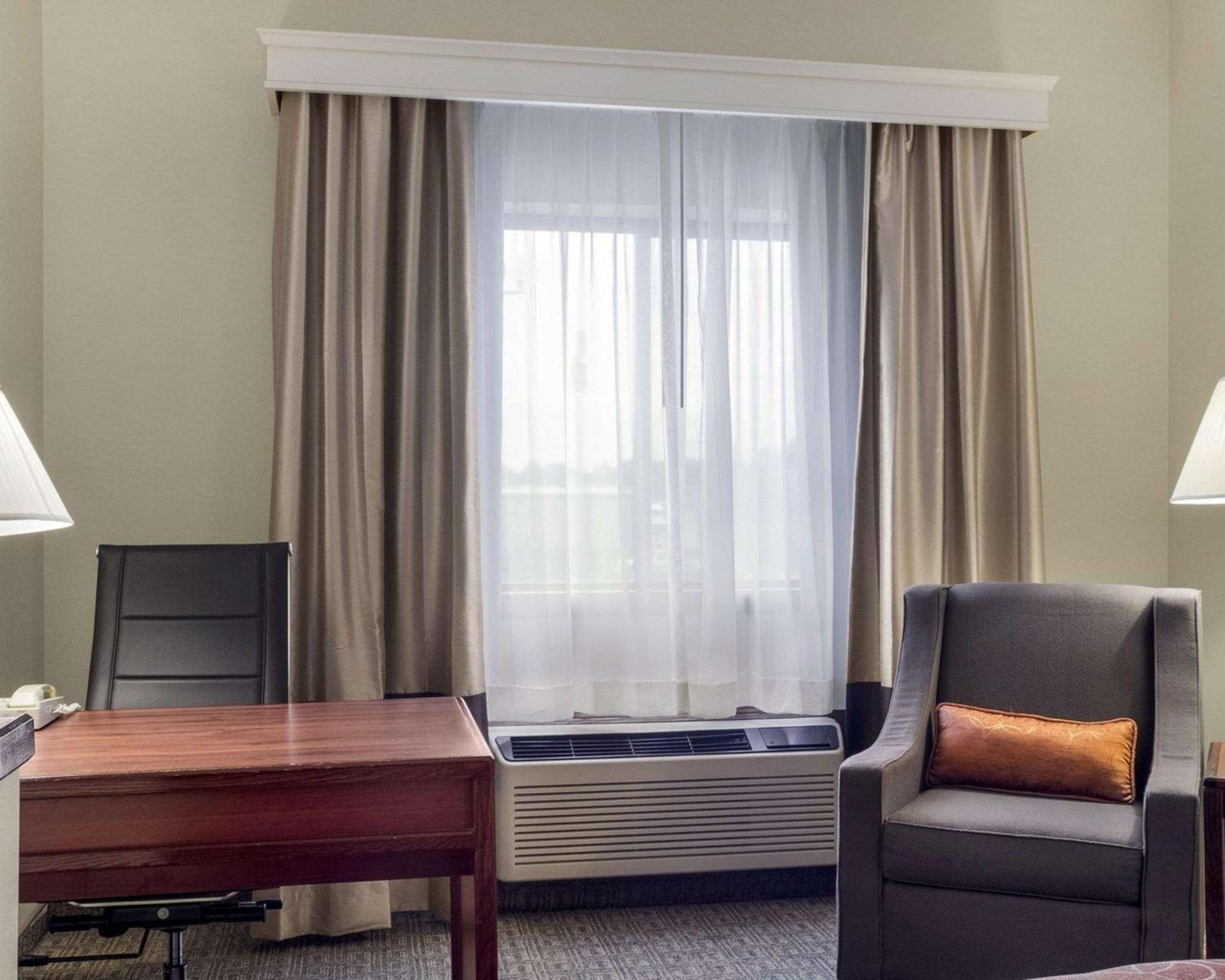 Bismarck Vacations - Comfort Inn Bismarck - Property Image 4