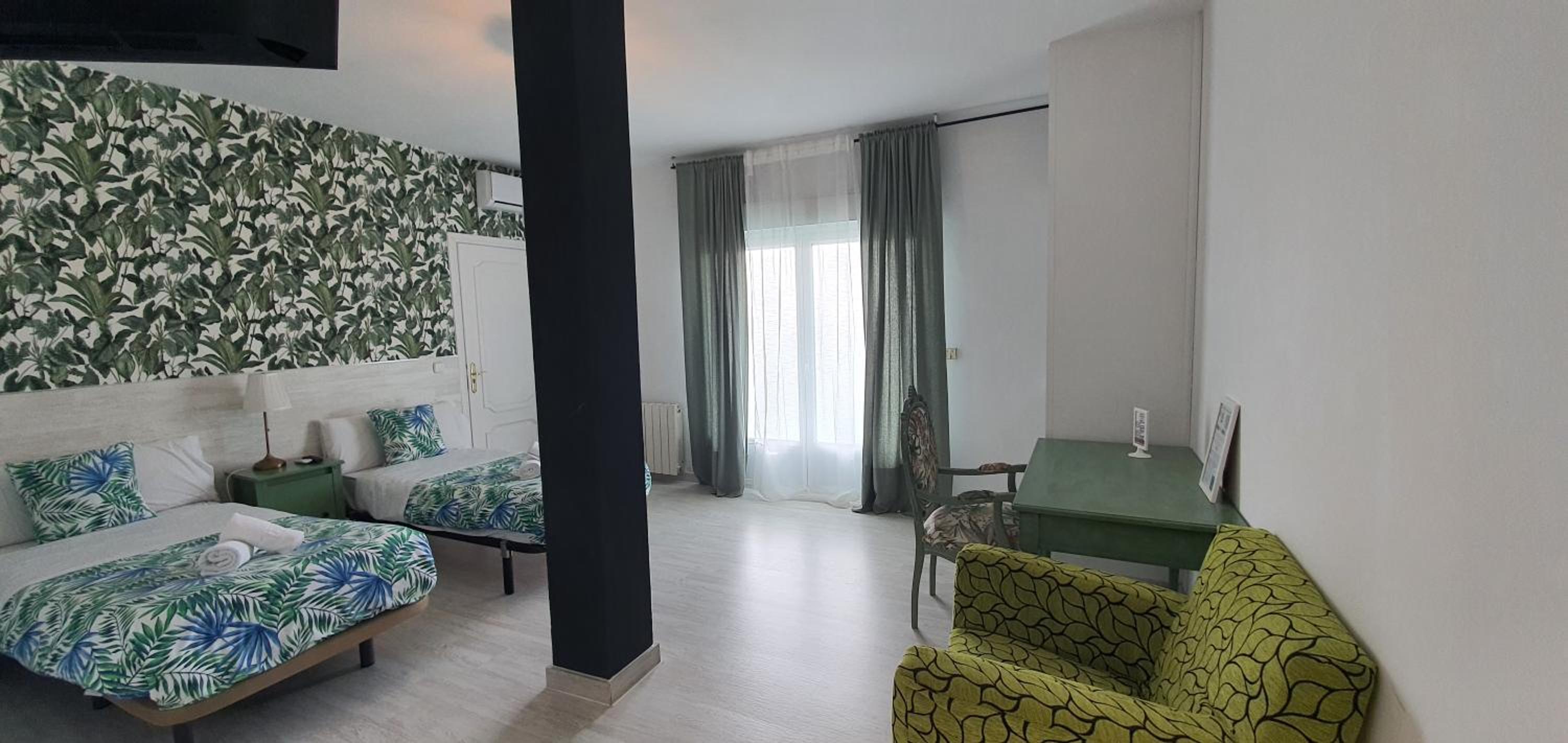 Hostal Escala Suites view 3