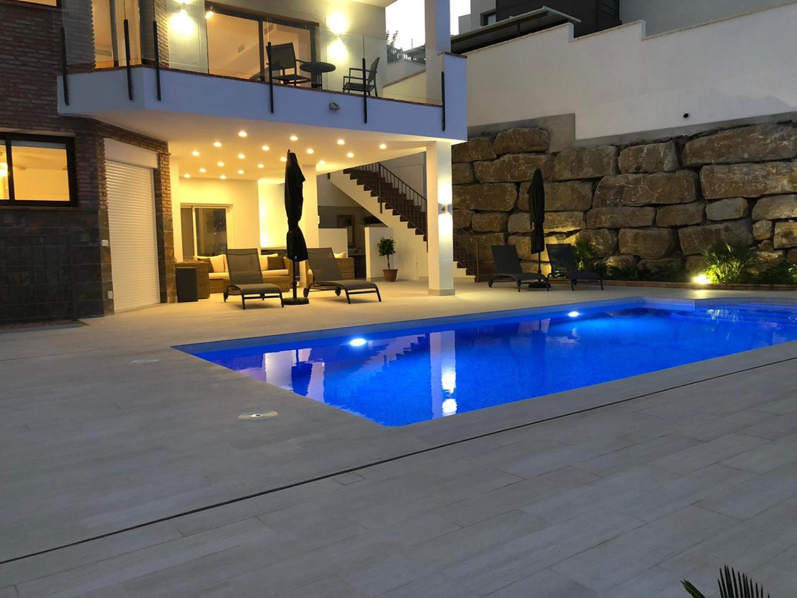 Luxury Villa for 12 people view 5