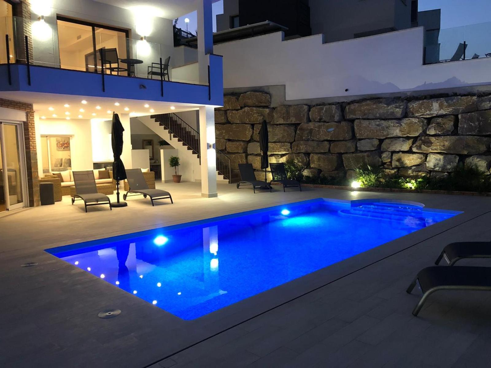 Luxury Villa for 12 people view 3