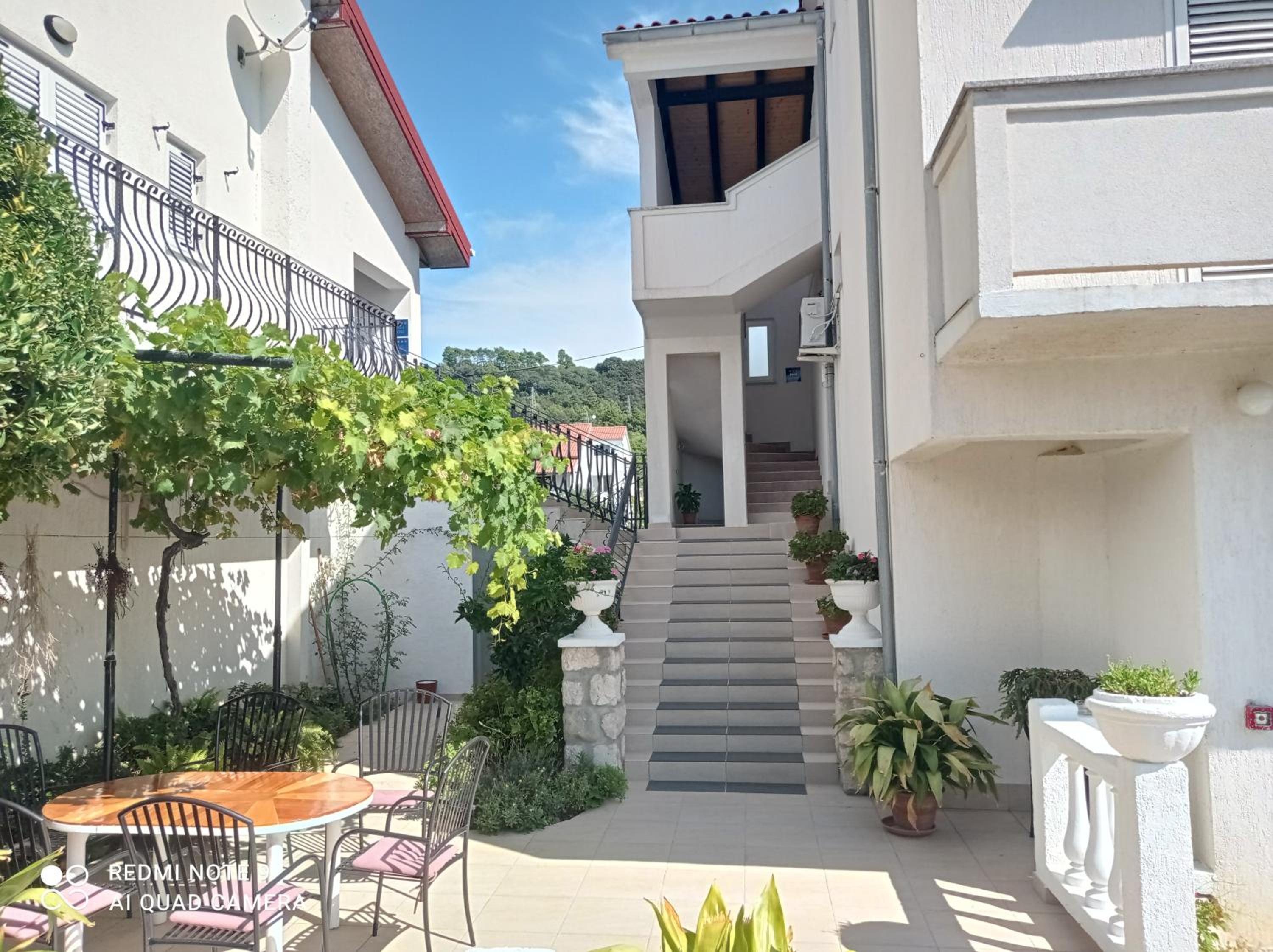 Apartment-rooms Preka view 3