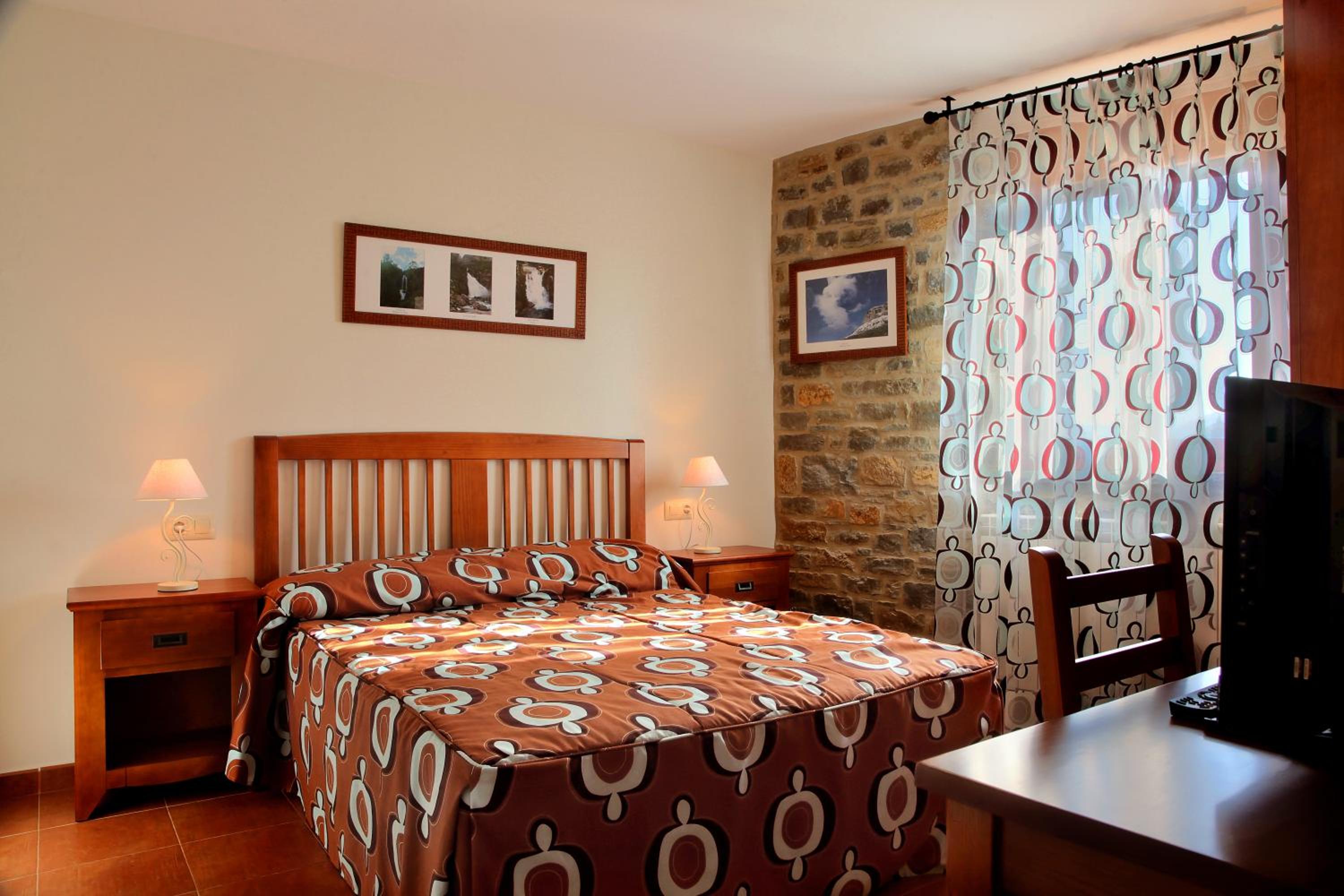 Casas Pirineo, Ainsa