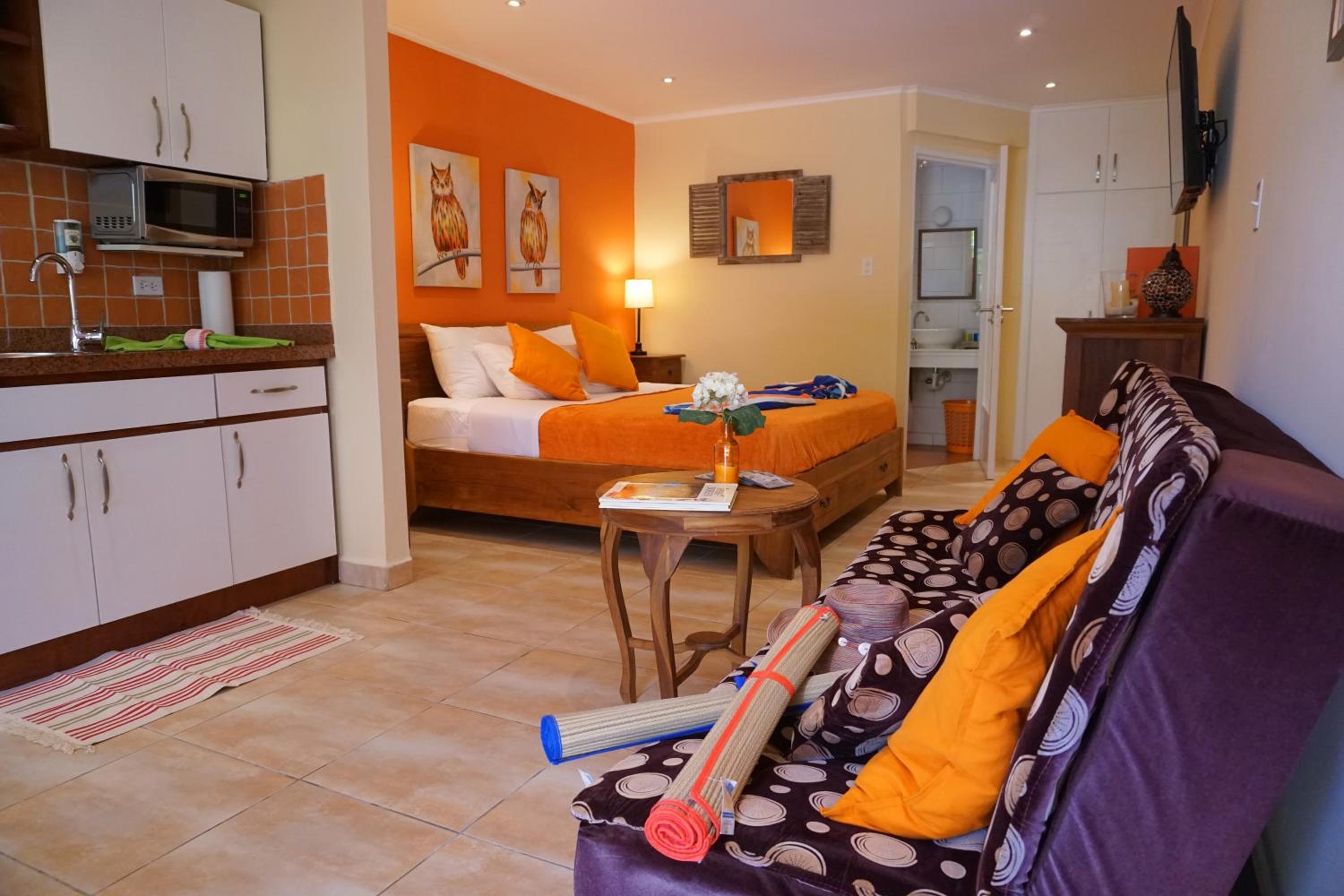Cariñas Studio Apartments