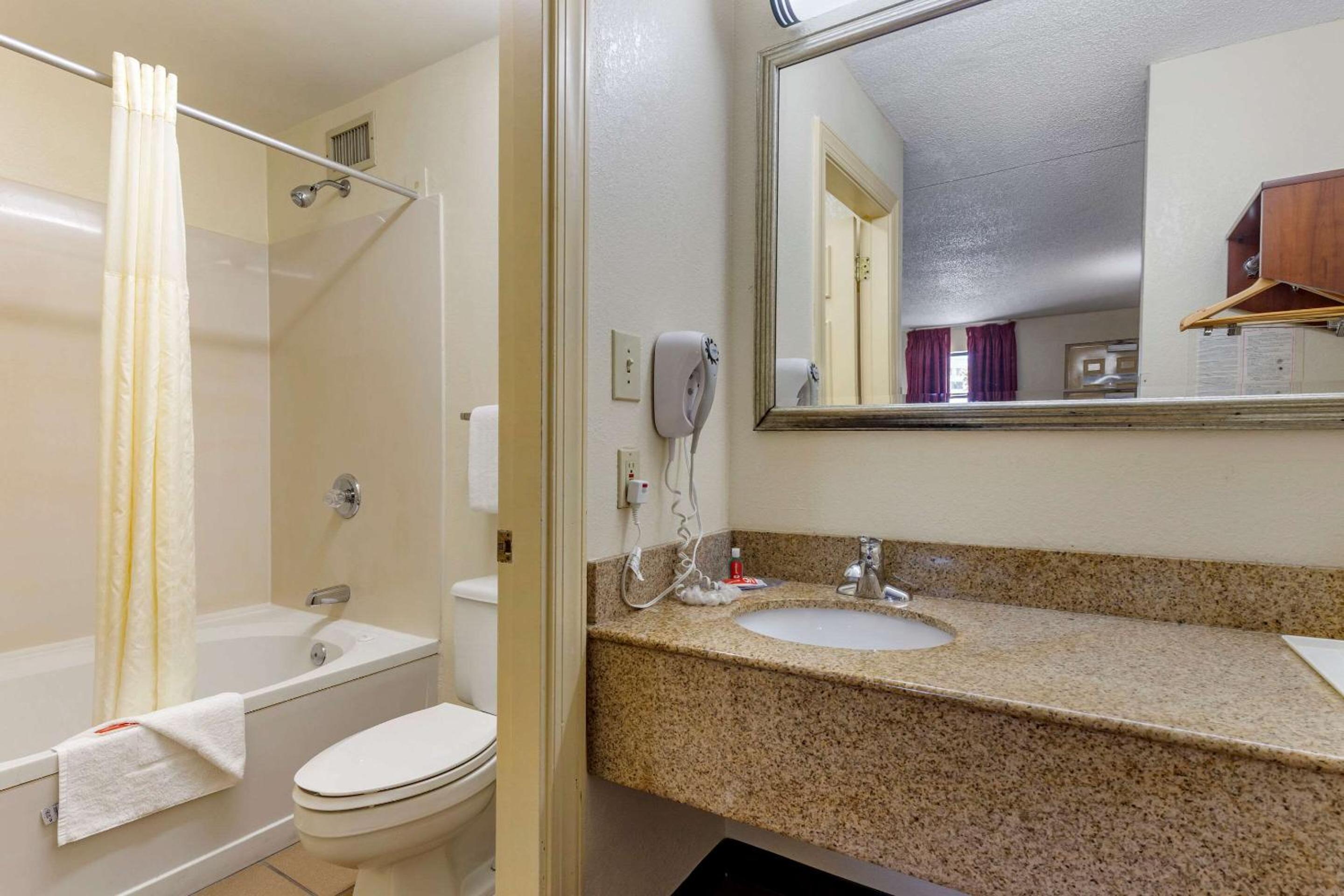 Econo Lodge Fayetteville I-95