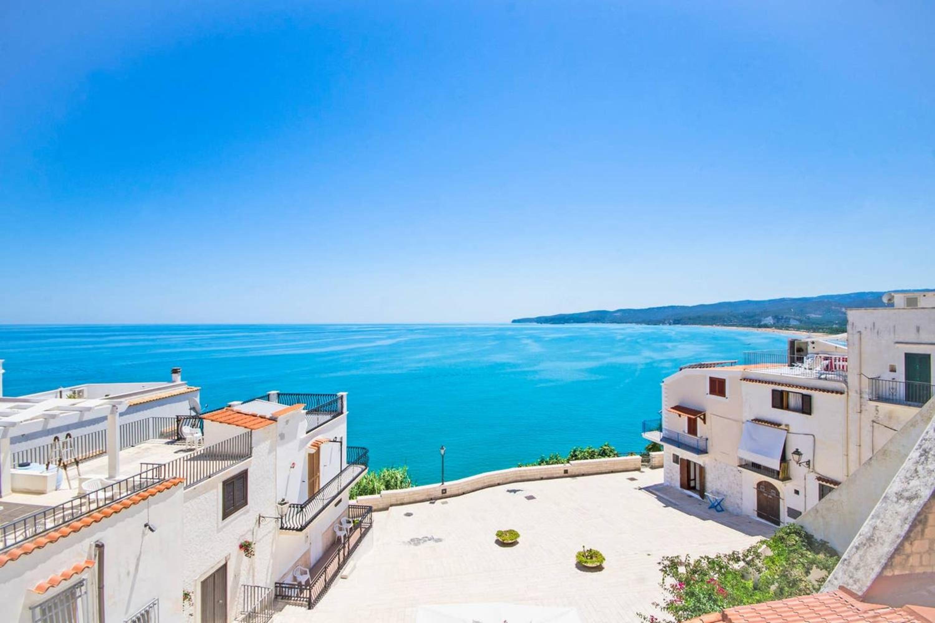 Romantic Apartment in Vieste - 40 m² with Sea View photo 1