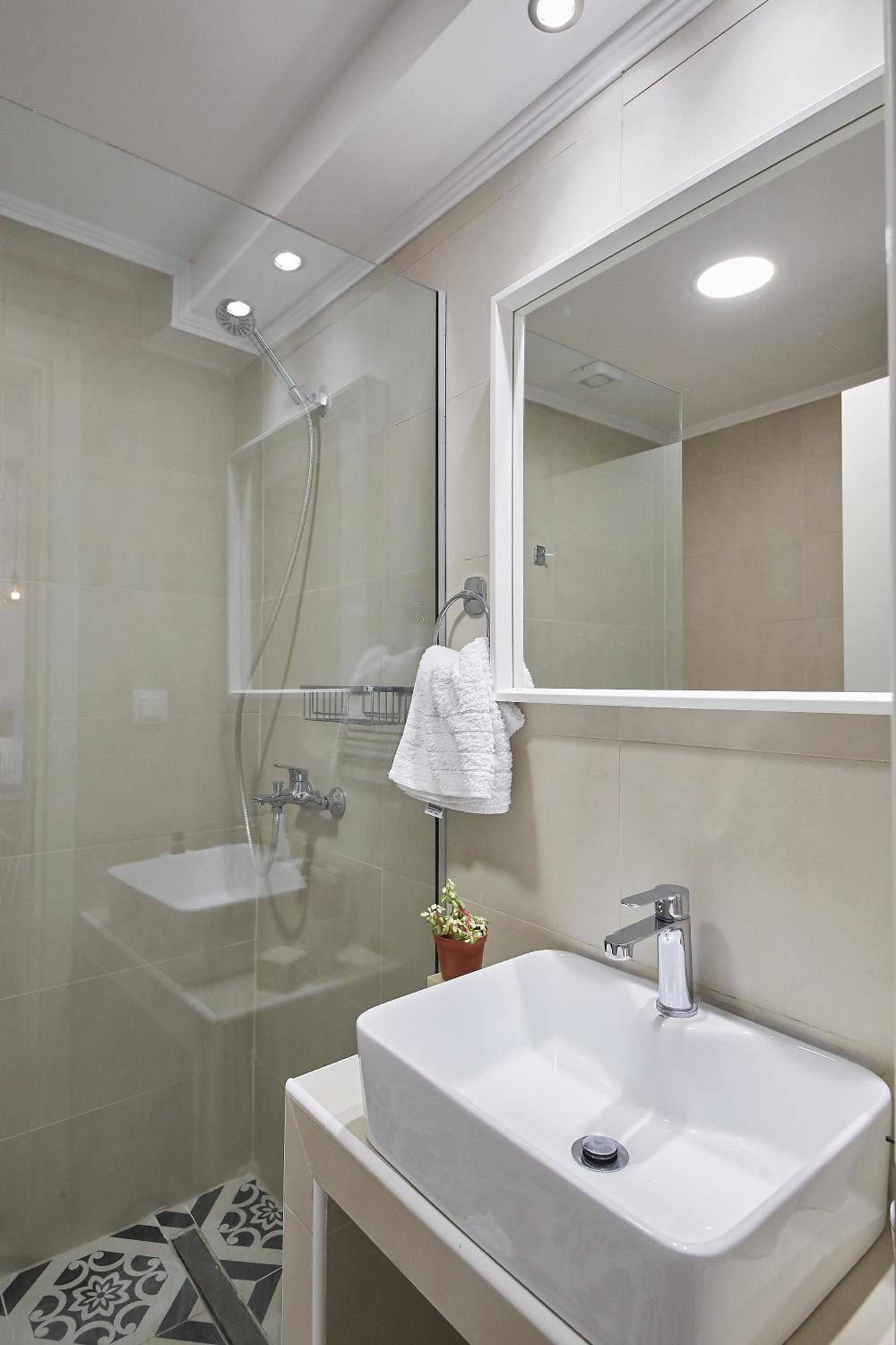 Bright Bright C- Modern apartment with terrace view 2