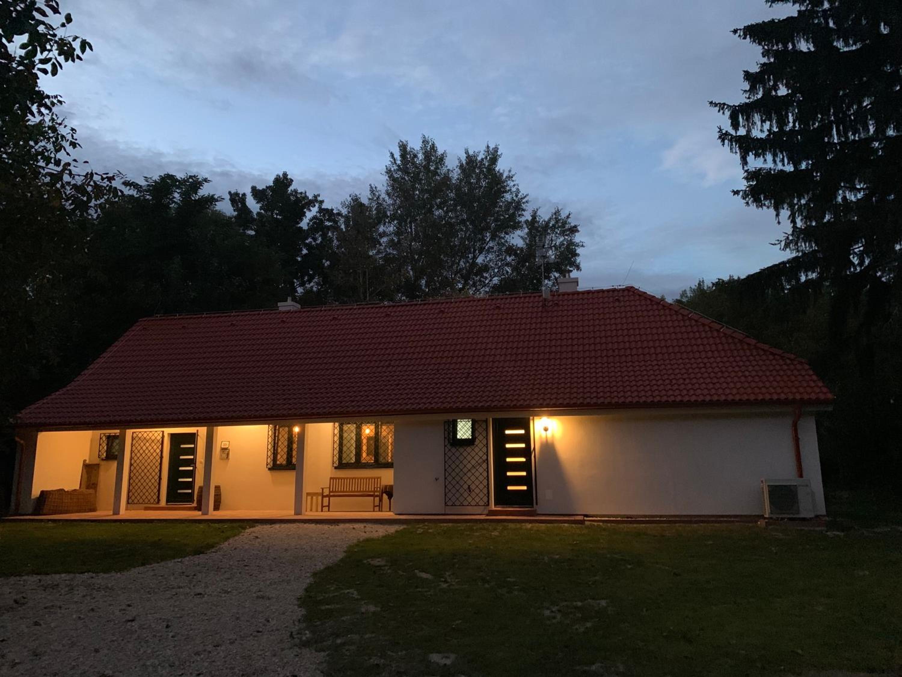 Luxury Cottage by Little Danube - Pista & Magduska view 4