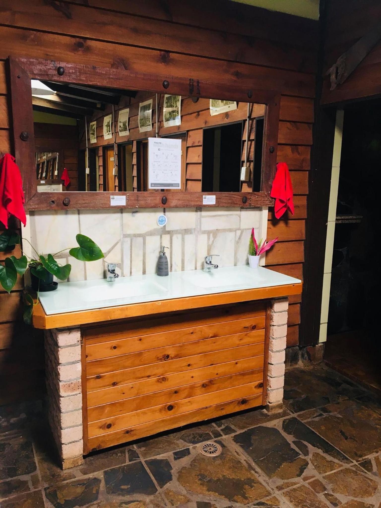 On The Wallaby Eco Lodge