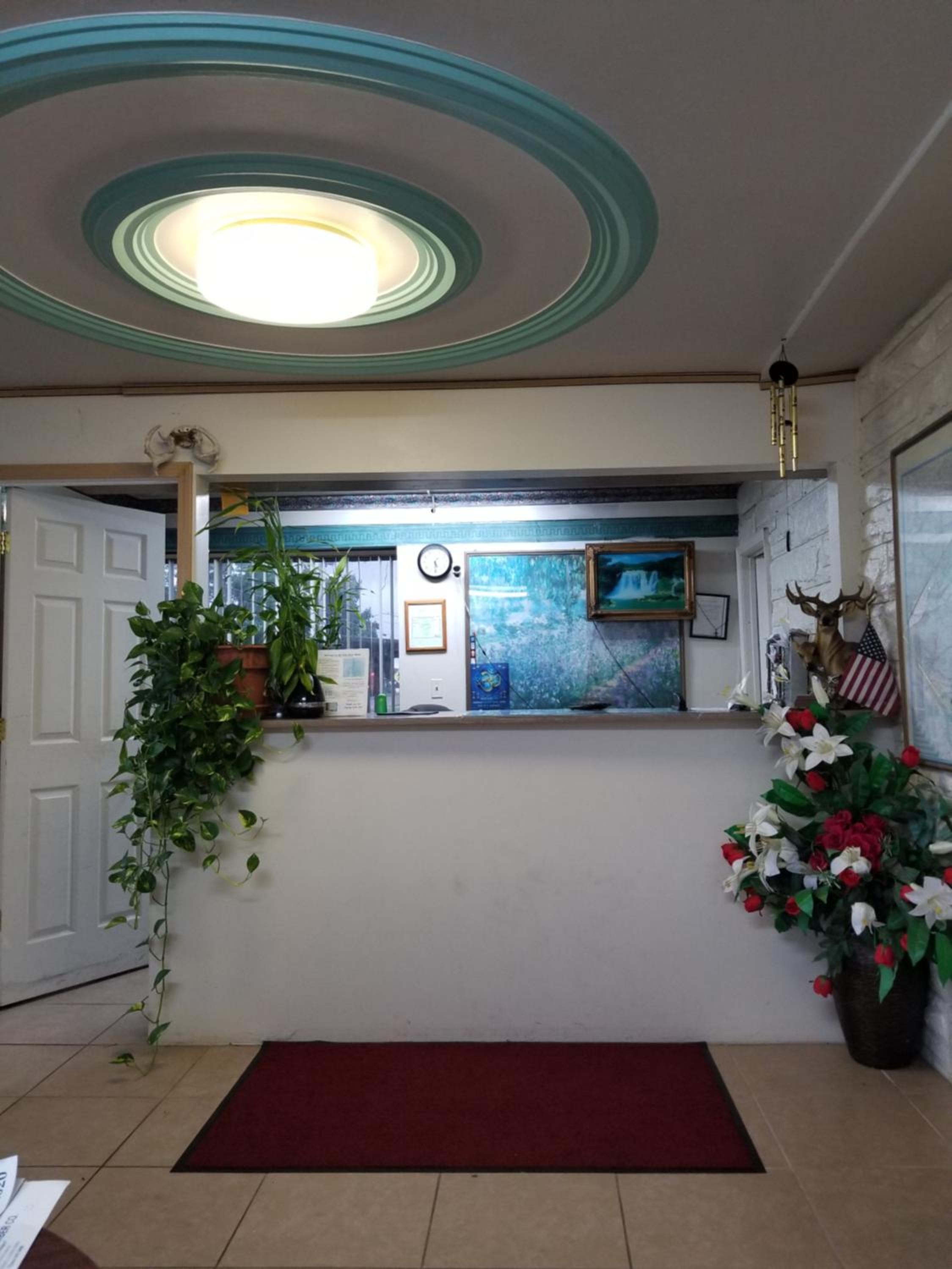 Gray Plaza Motel West Frankfort, photo 2