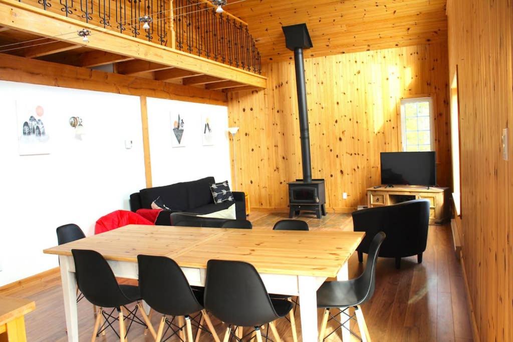 Chalet l'Authentique: Massif, Spa et Plein Air