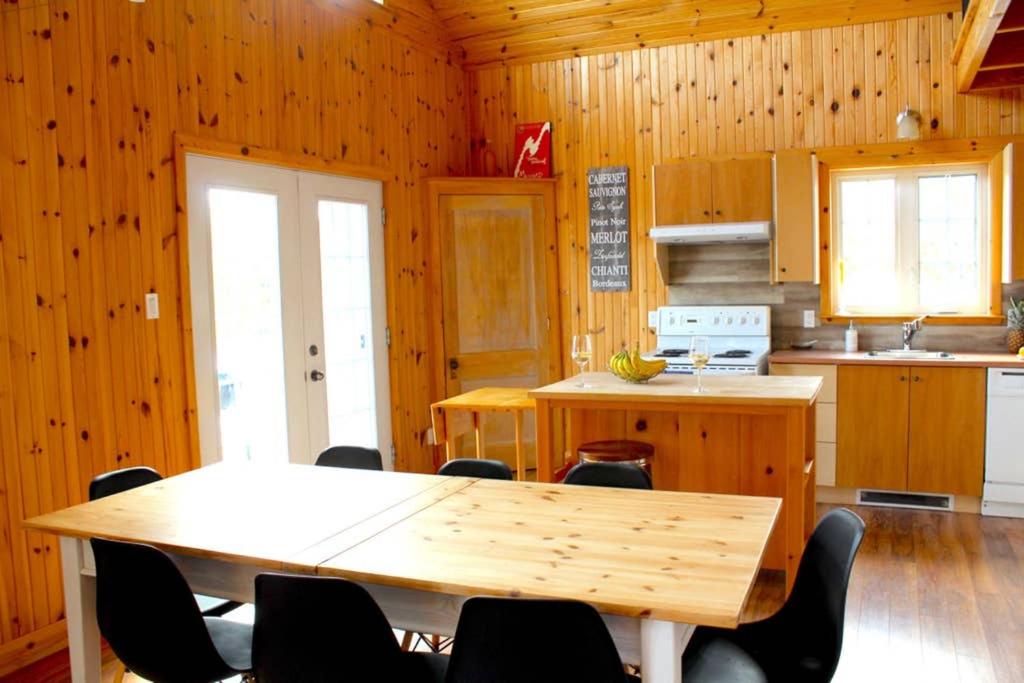 Chalet l'Authentique: Massif, Spa et Plein Air