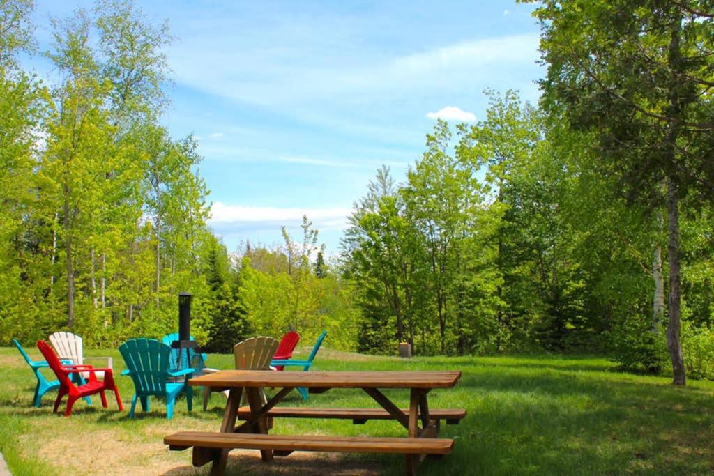 Chalet l'Authentique: Massif, Spa et Plein Air