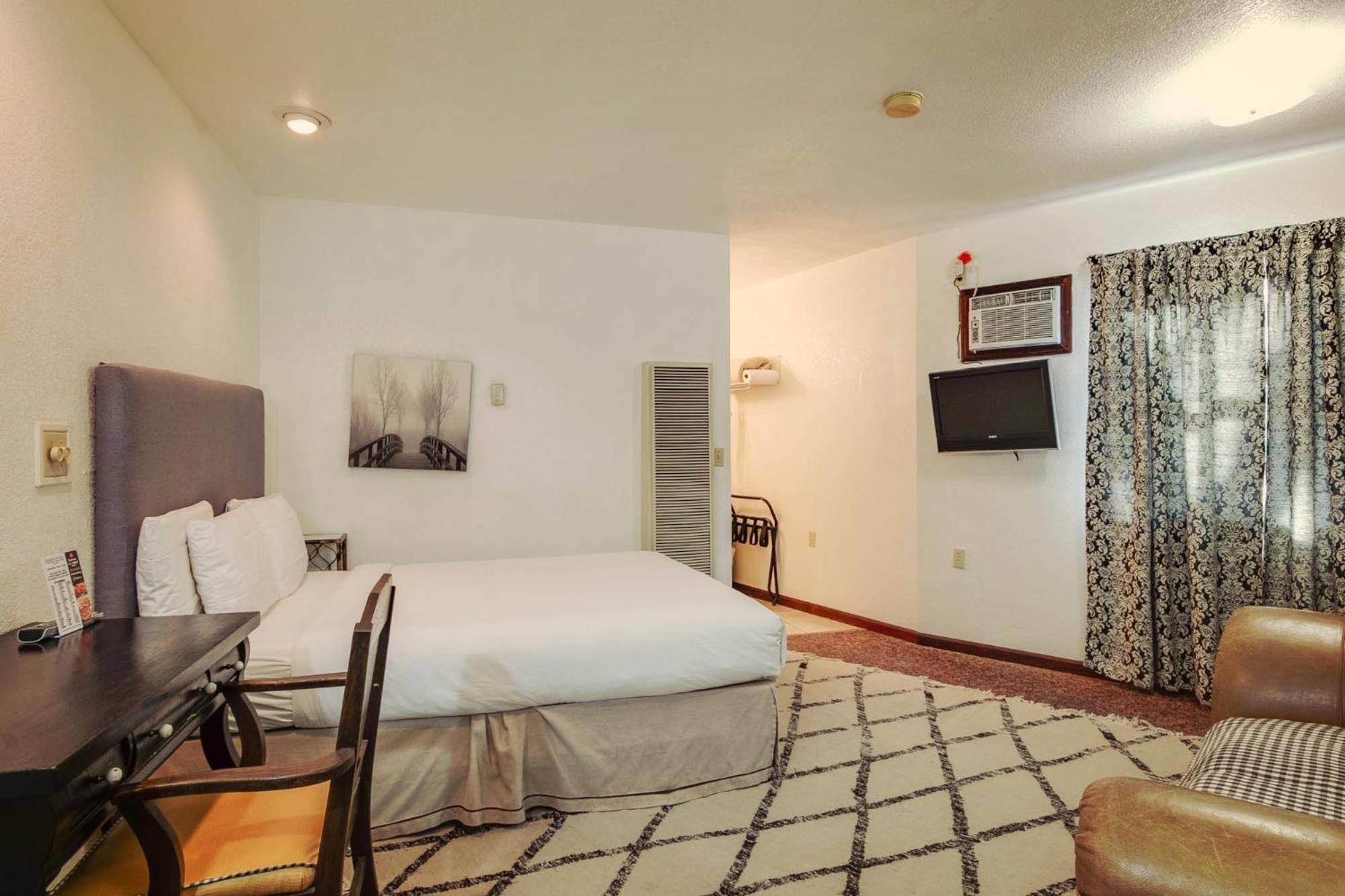 Simmer Motel