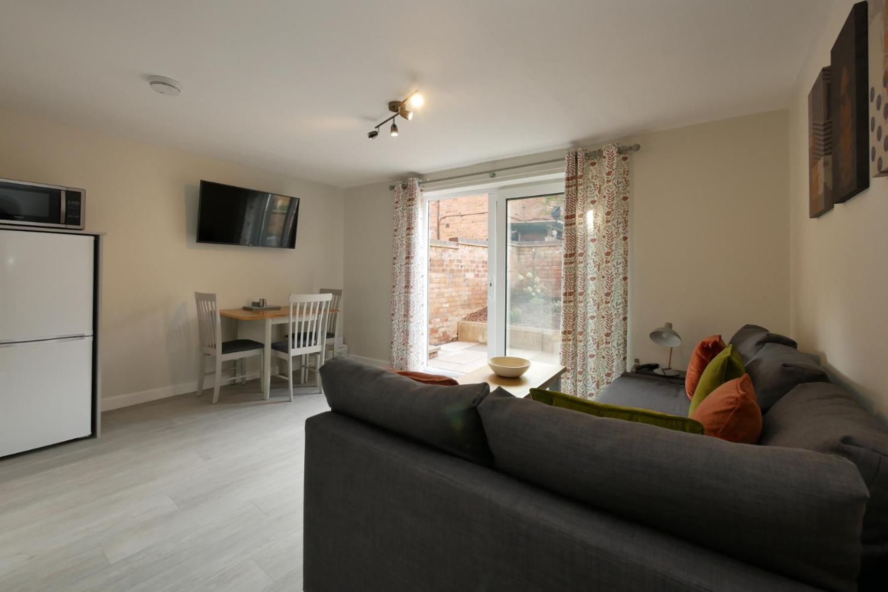 Crewe Short Lets 8 Victoria Court, Crewe view 5