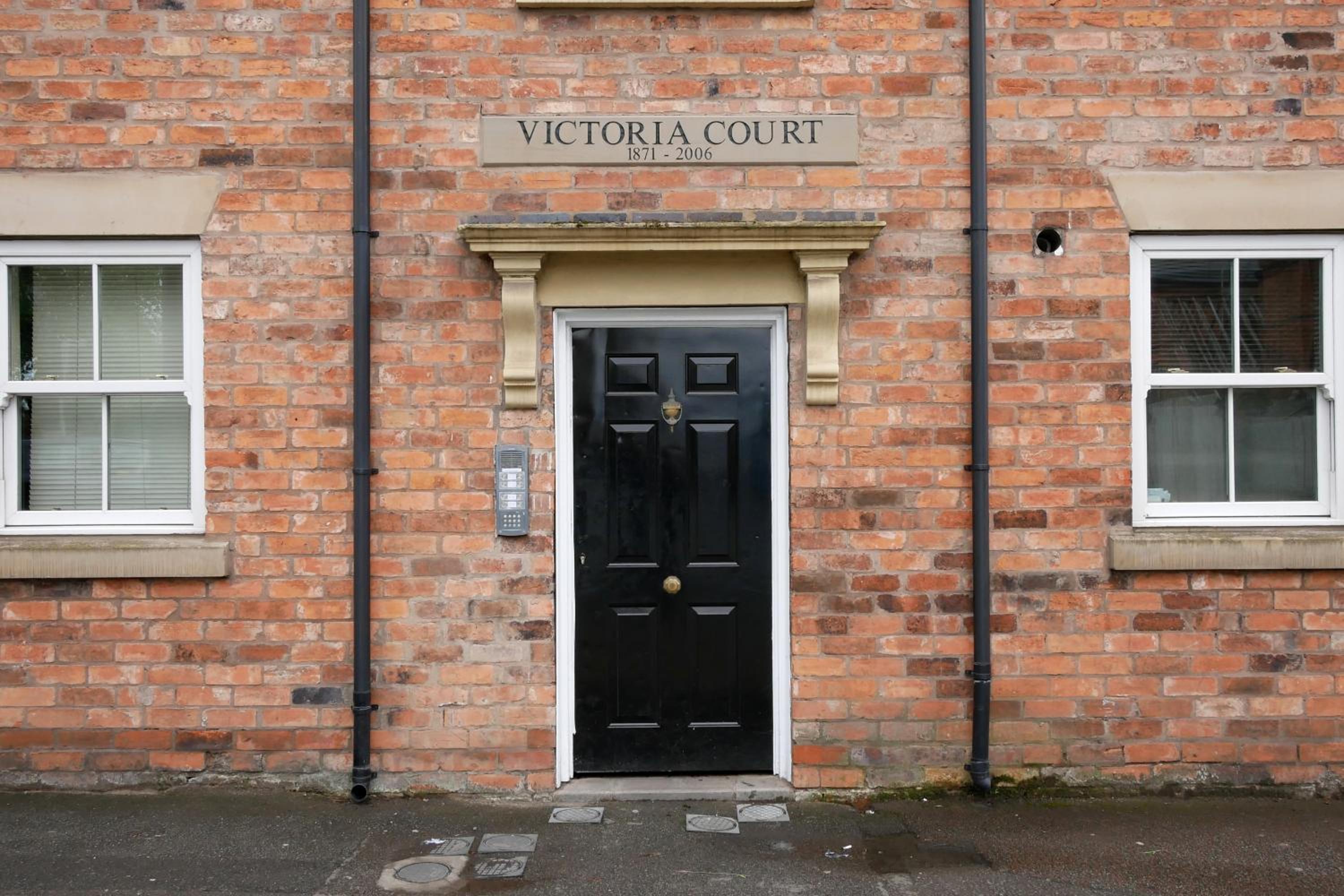 Crewe Short Lets 8 Victoria Court, Crewe view 3