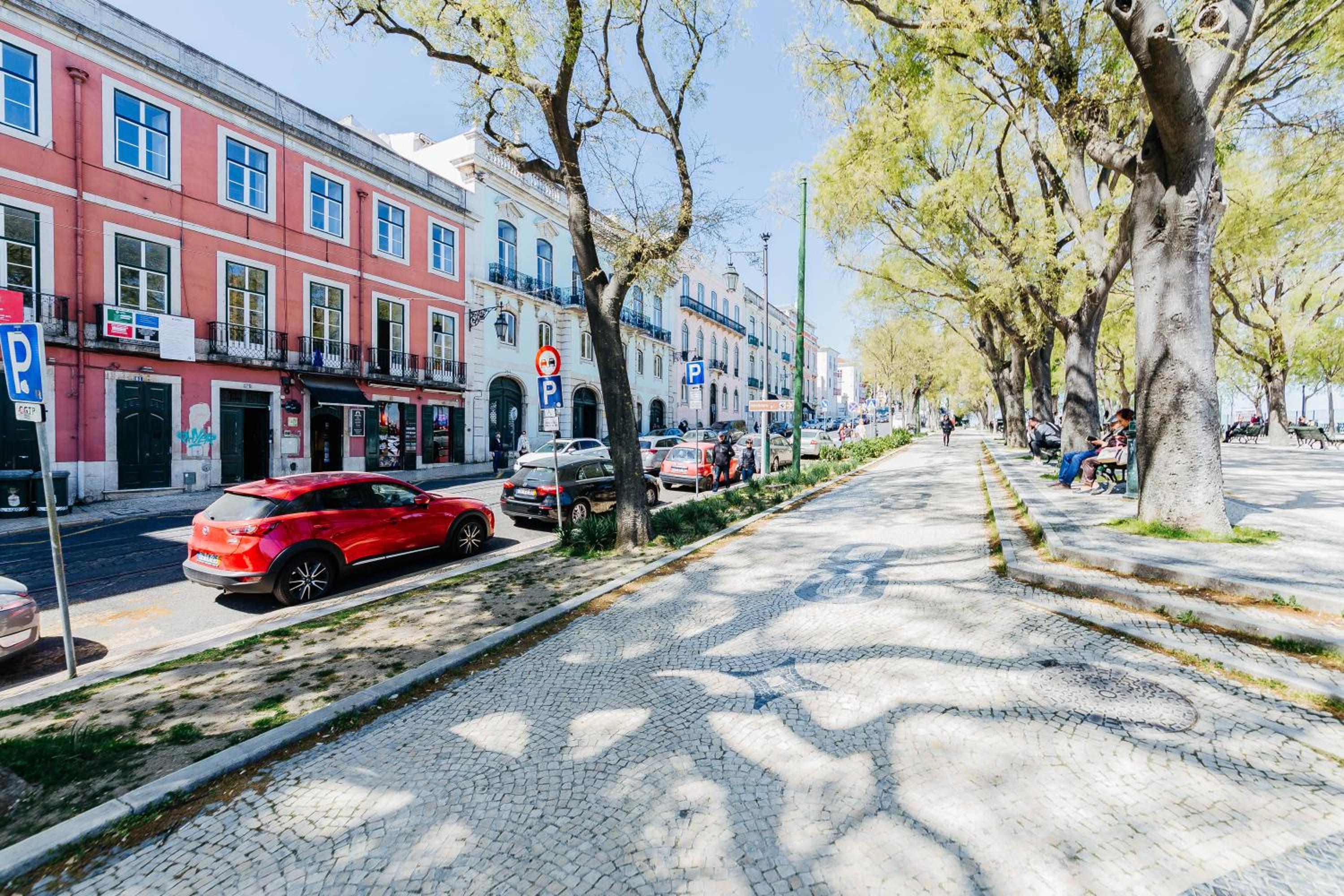 Rent4Rest Bairro Alto Charming 1Bd Apartment