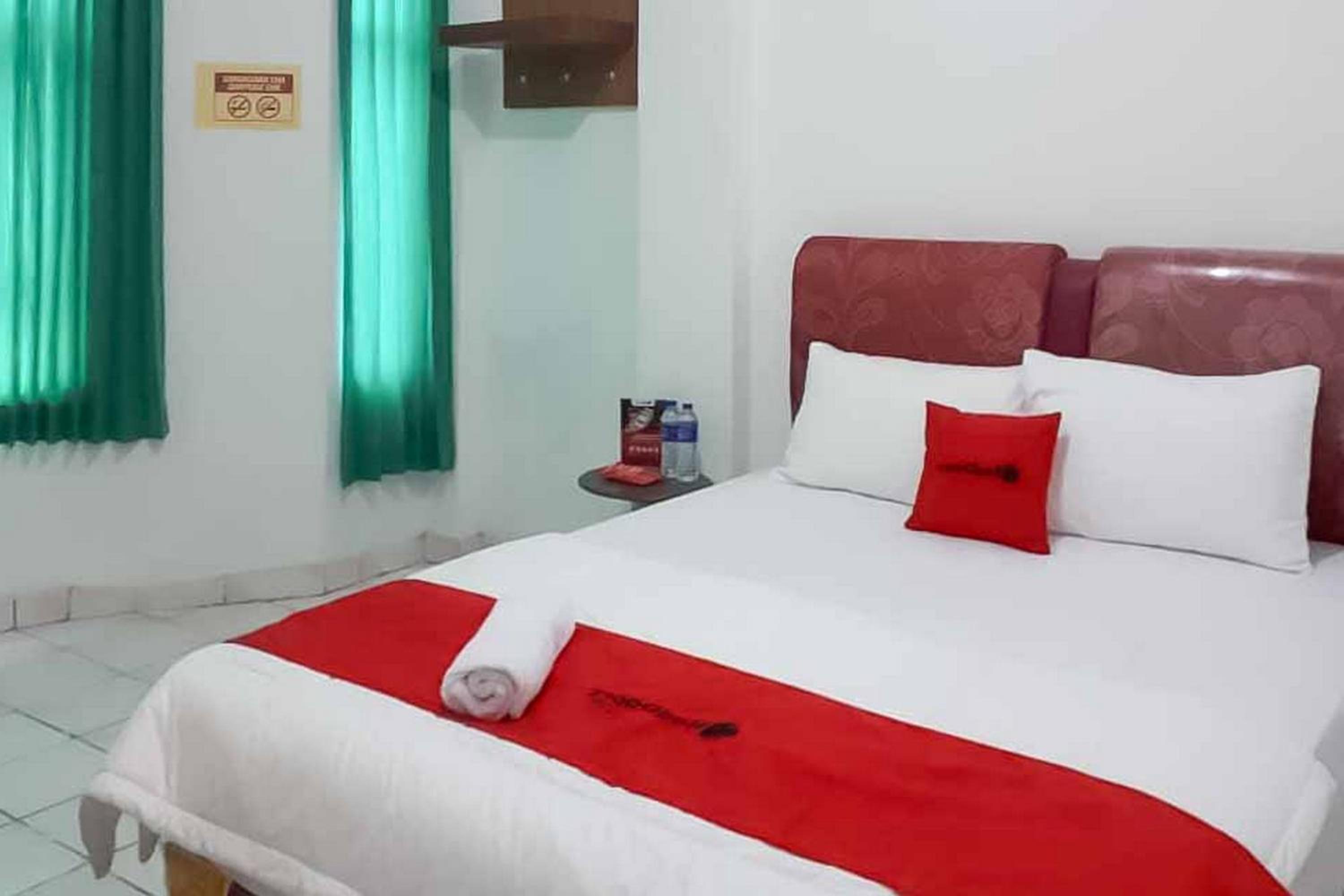 Hotel RedDoorz near Lampung Walk 2 - Image 1