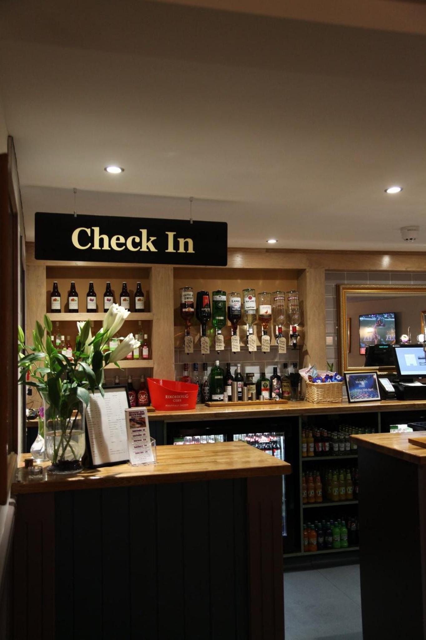 Alcester Vacations - Alcester Inn - Property Image 3