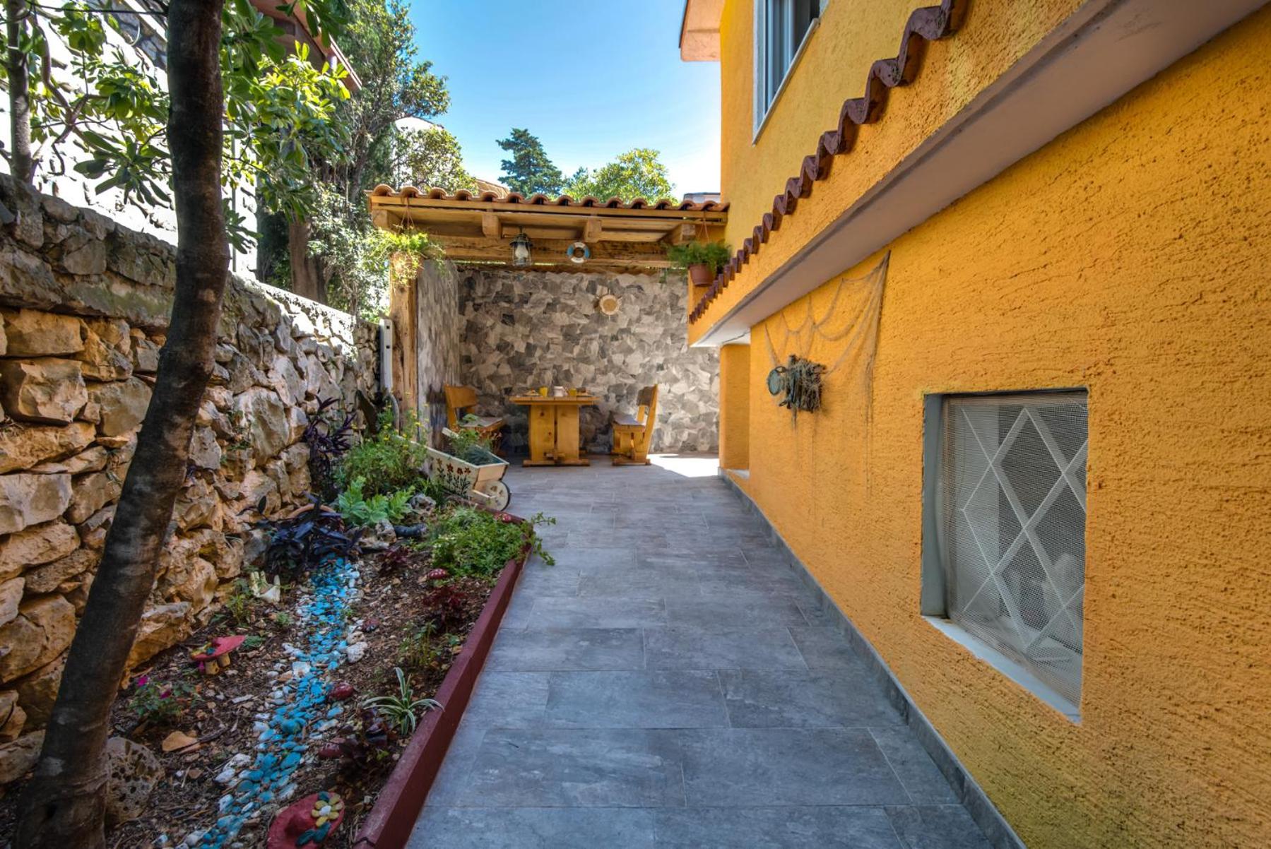 House Goran view 3