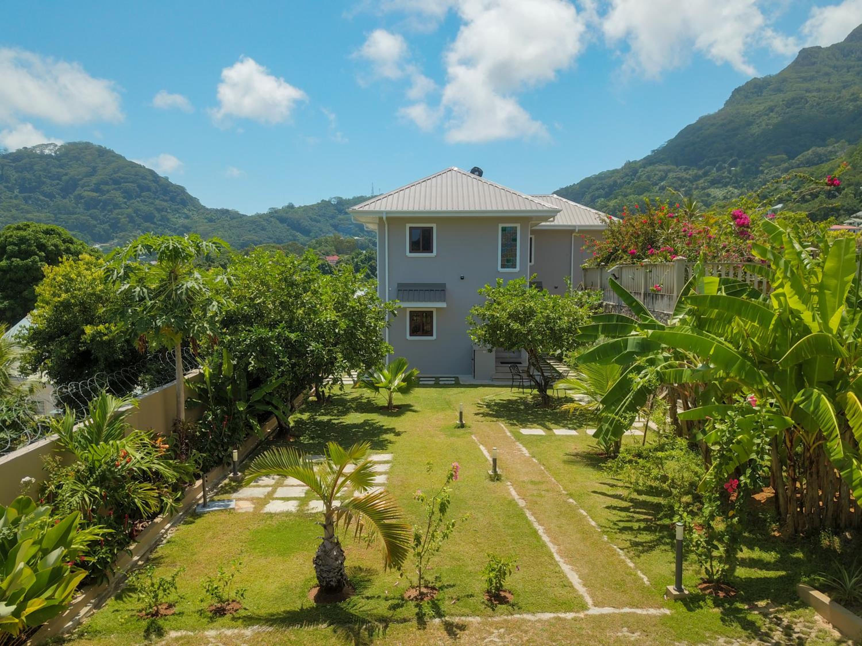 Whispering Palms photo 4