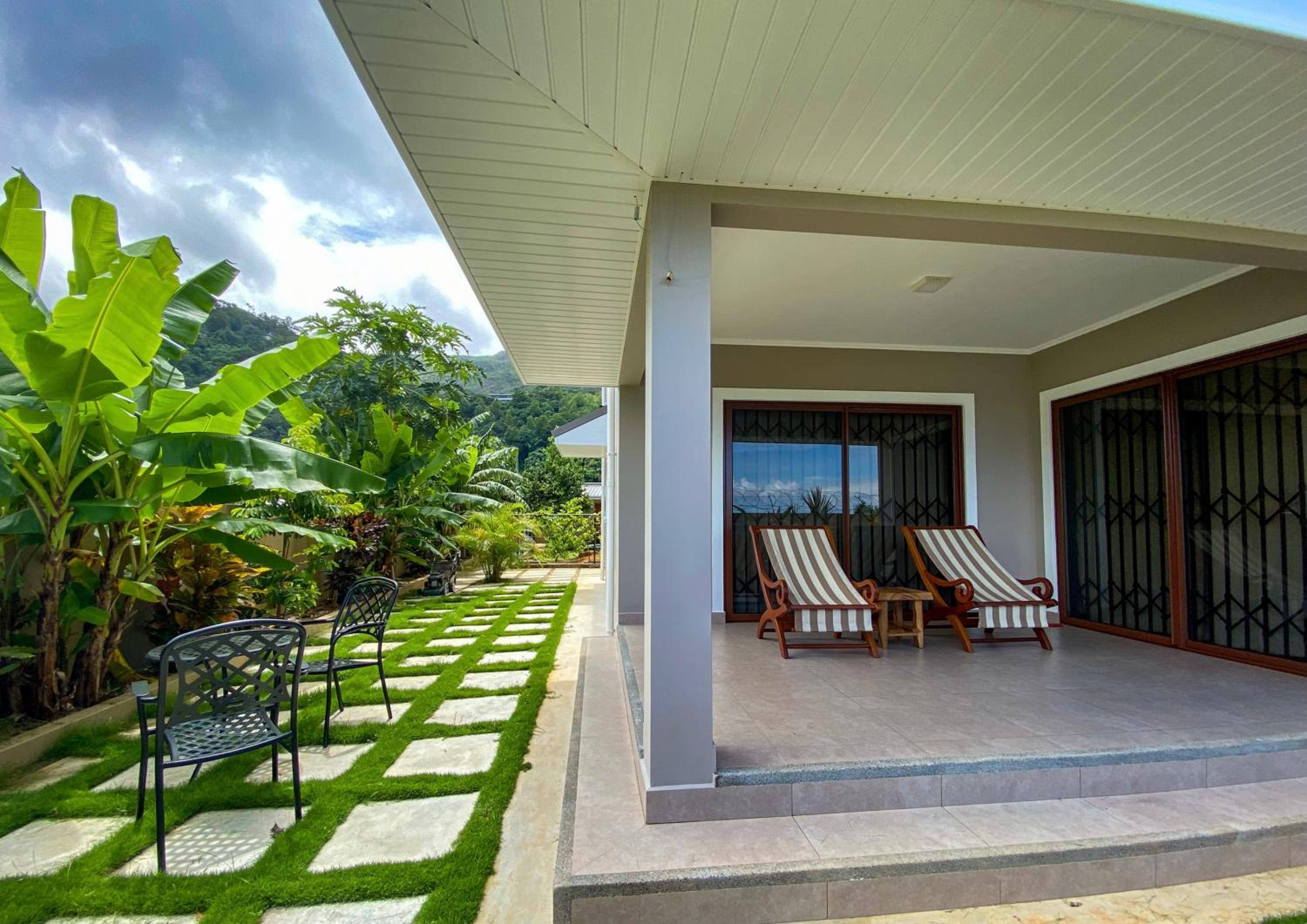 Whispering Palms photo 2