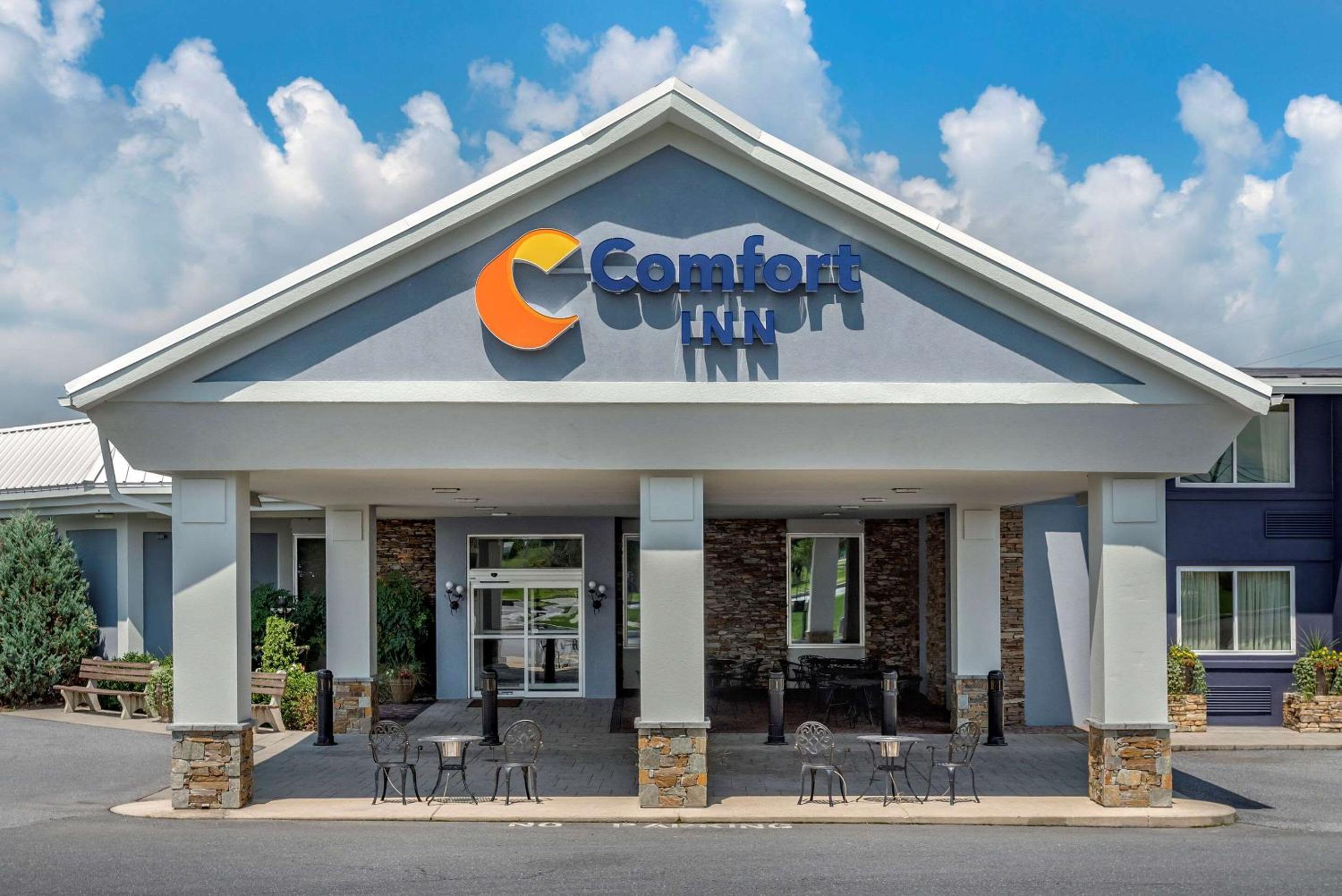 Comfort Inn Lancaster County North view 2