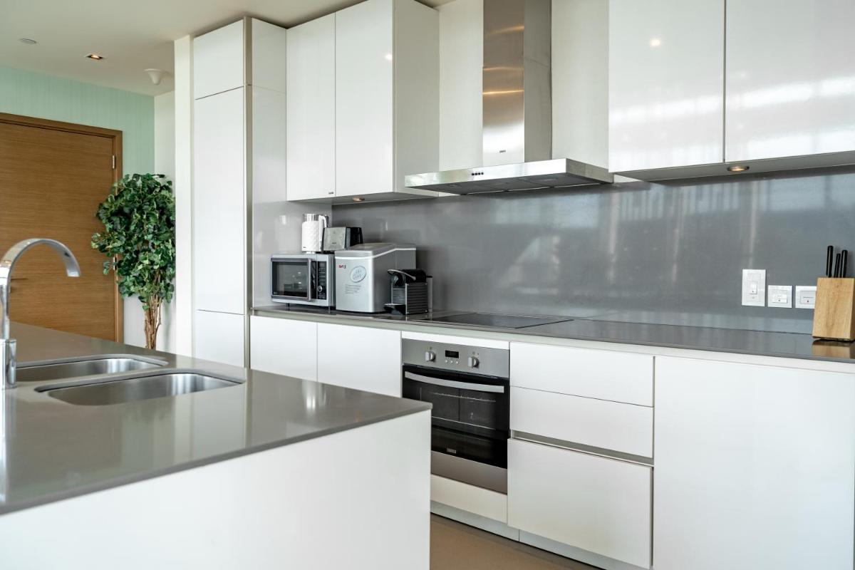 HiGuests - Stunning Family Size Apt with Panoramic Views
