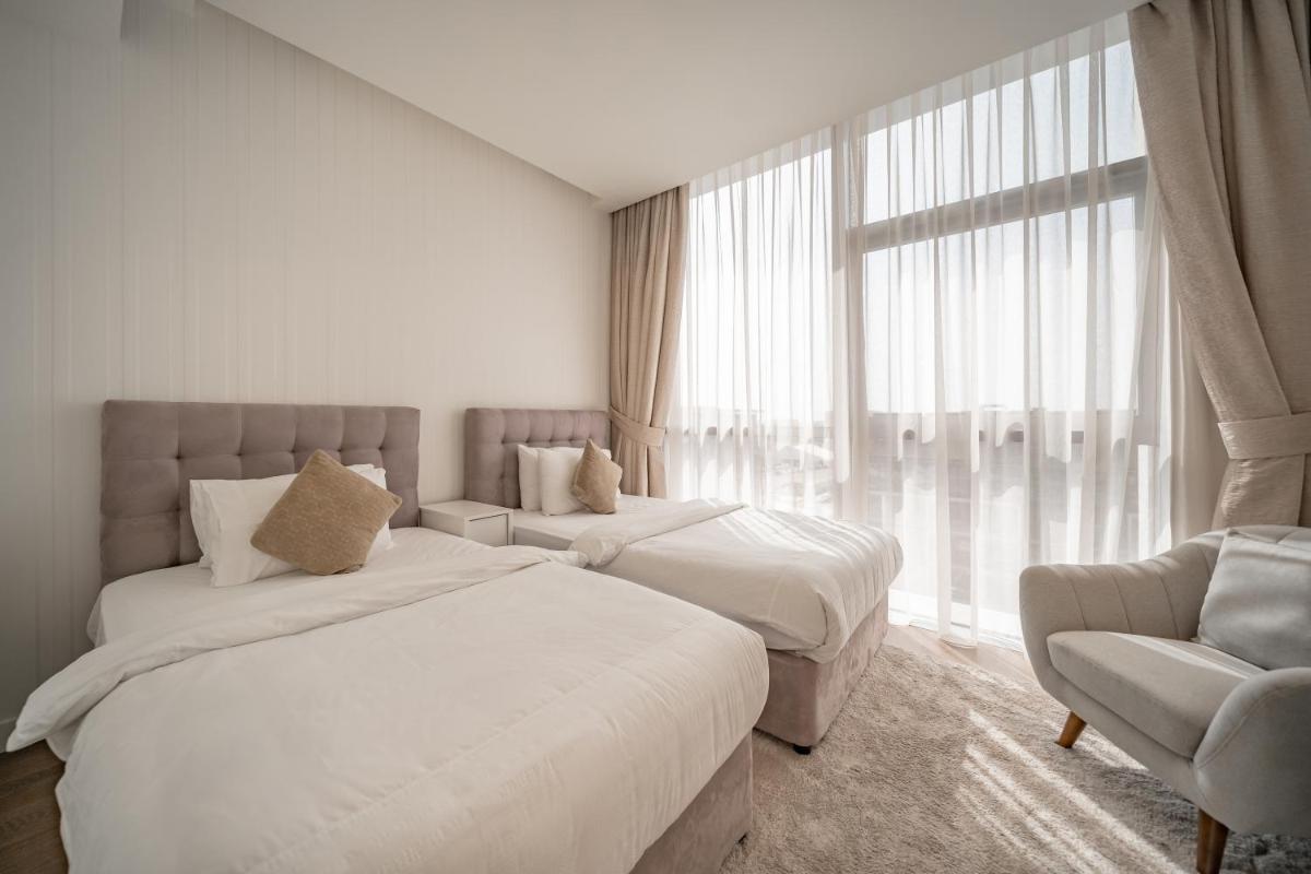 HiGuests - Stunning Family Size Apt with Panoramic Views