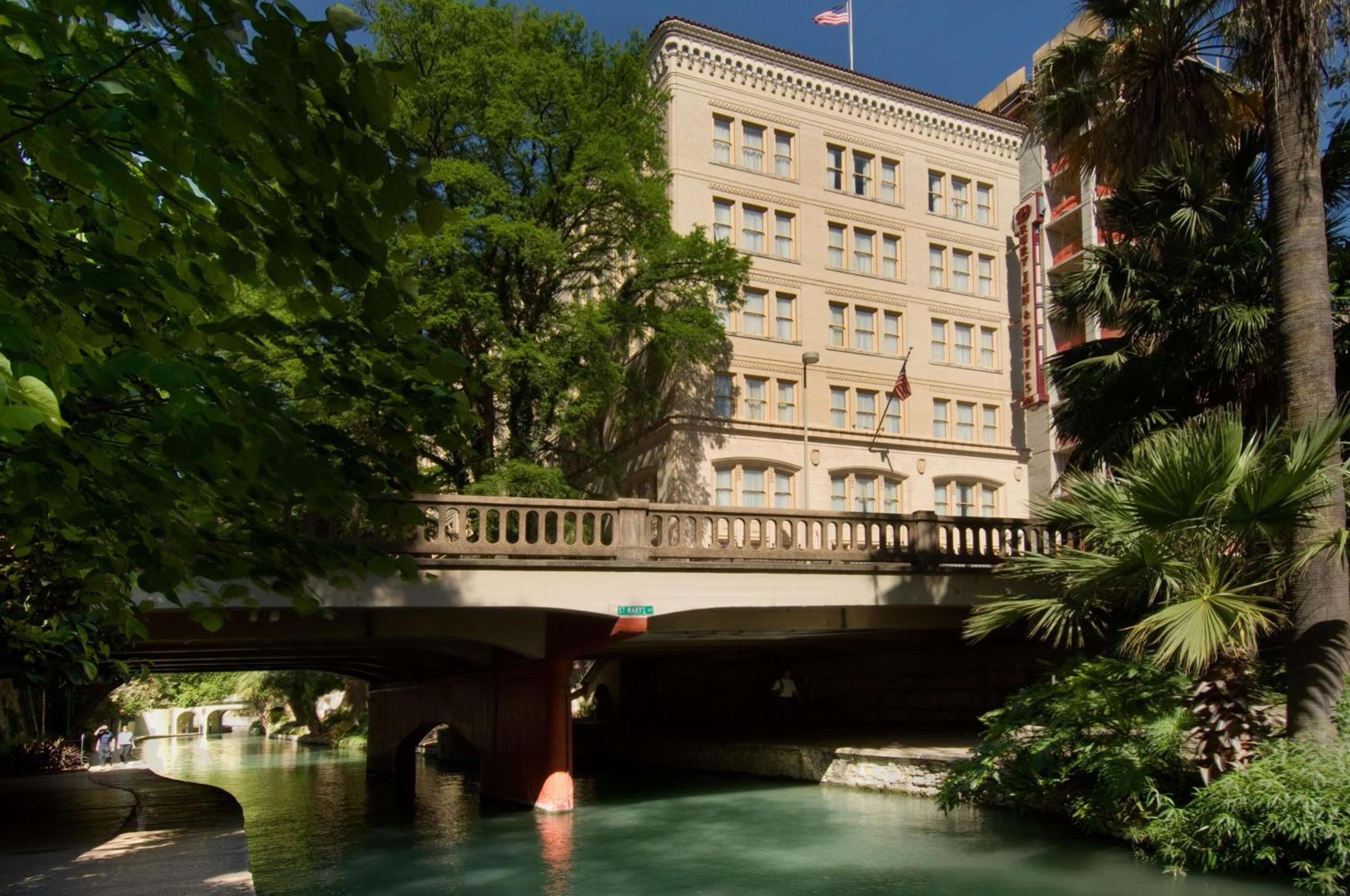 Hotel Drury Inn & Suites San Antonio Riverwalk - Image 1