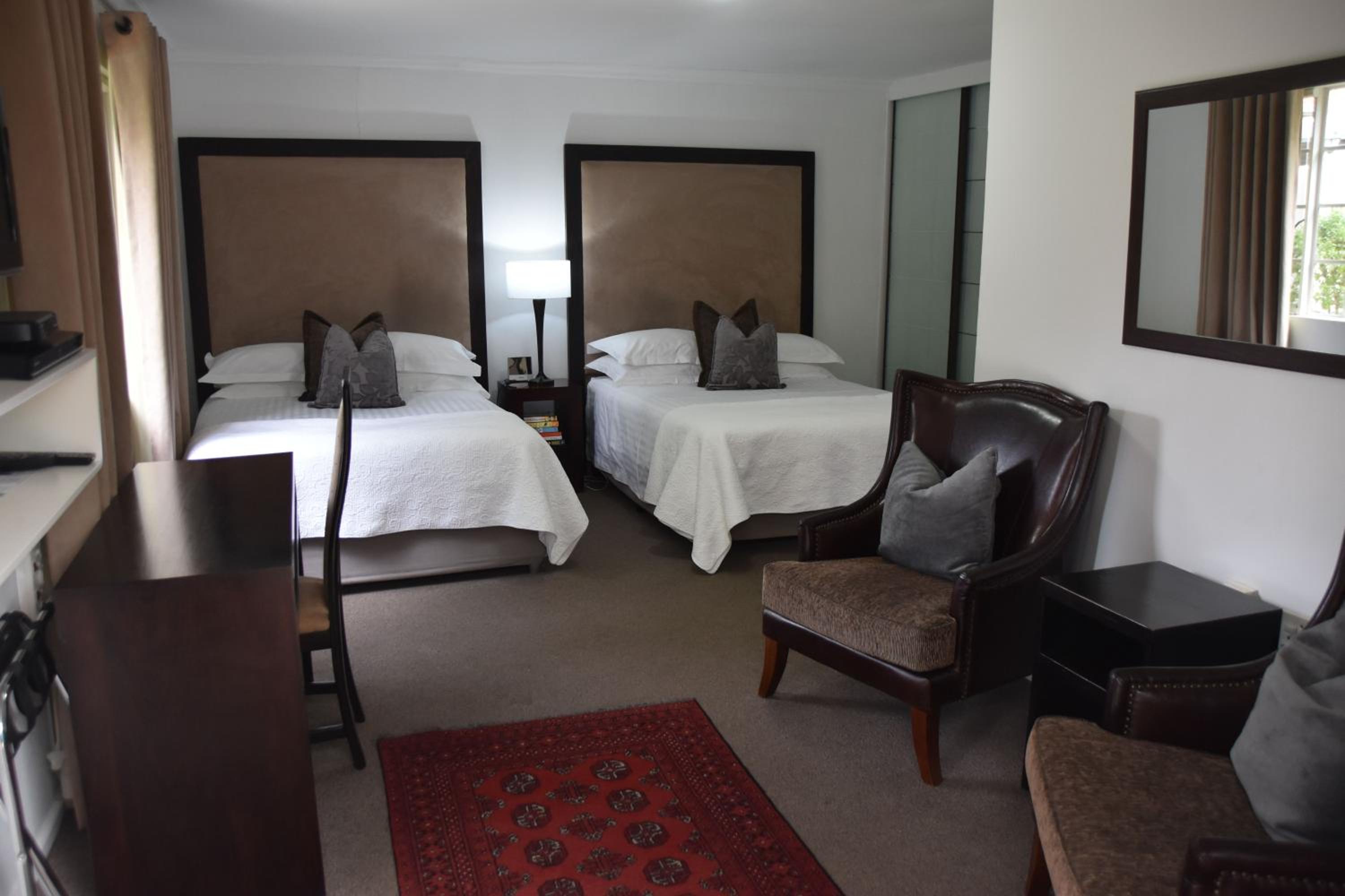 Rosebank Lodge Guesthouse by Claires