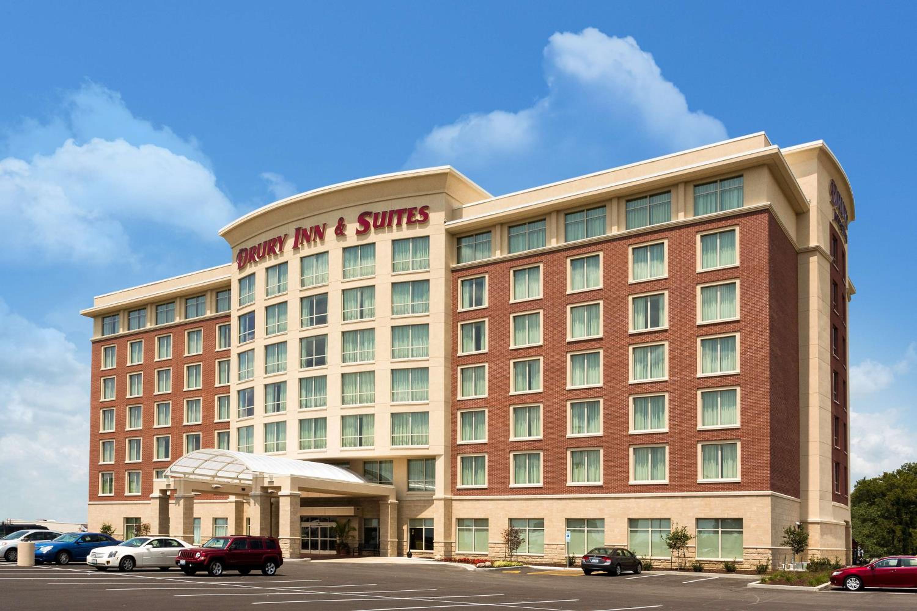 Mount Vernon Vacations - Drury Plaza Hotel Mt Vernon - Property Image 1
