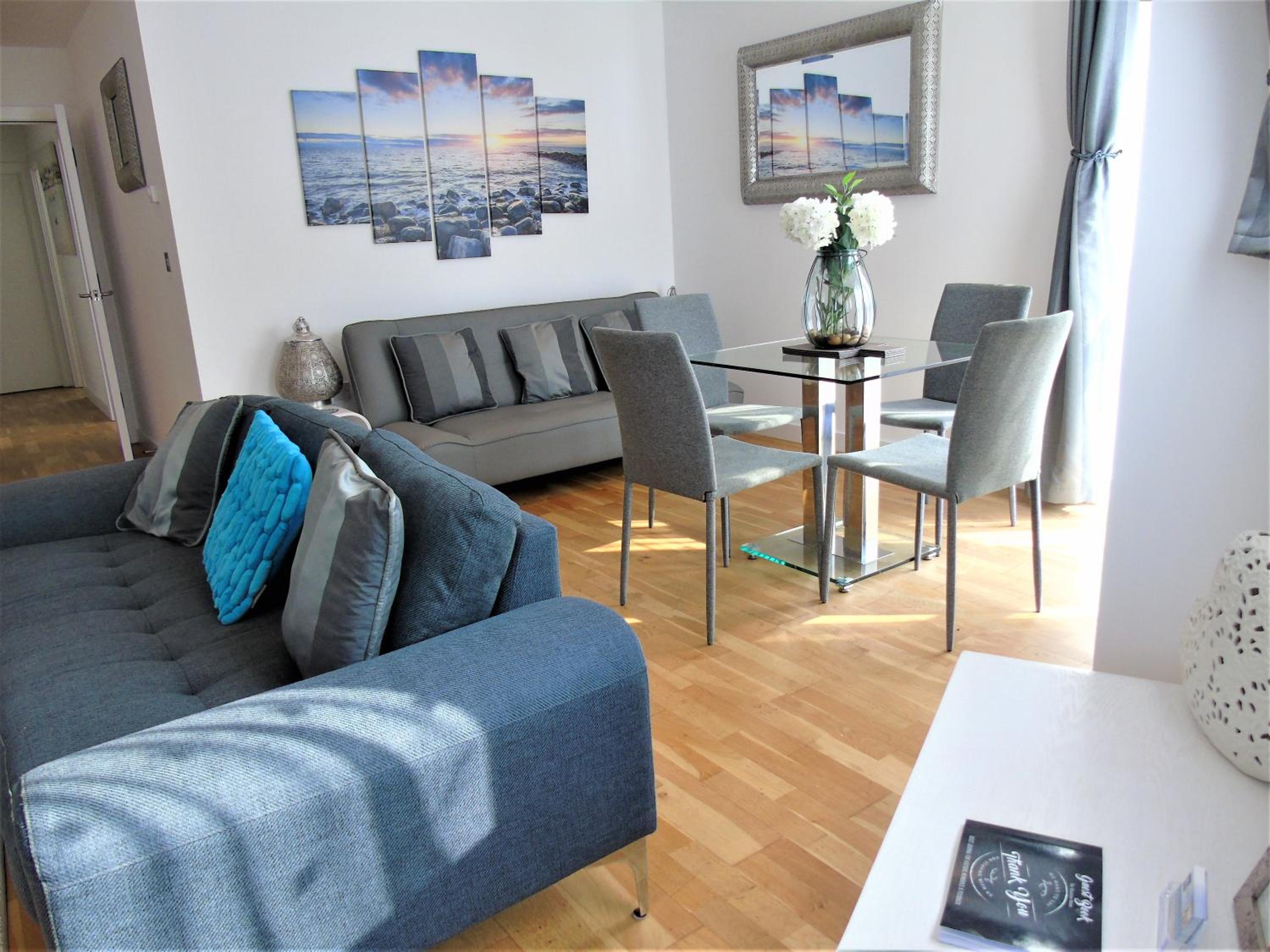 Sea, Stay and Relax Away - Stunning, Modern, Home from Home view 3