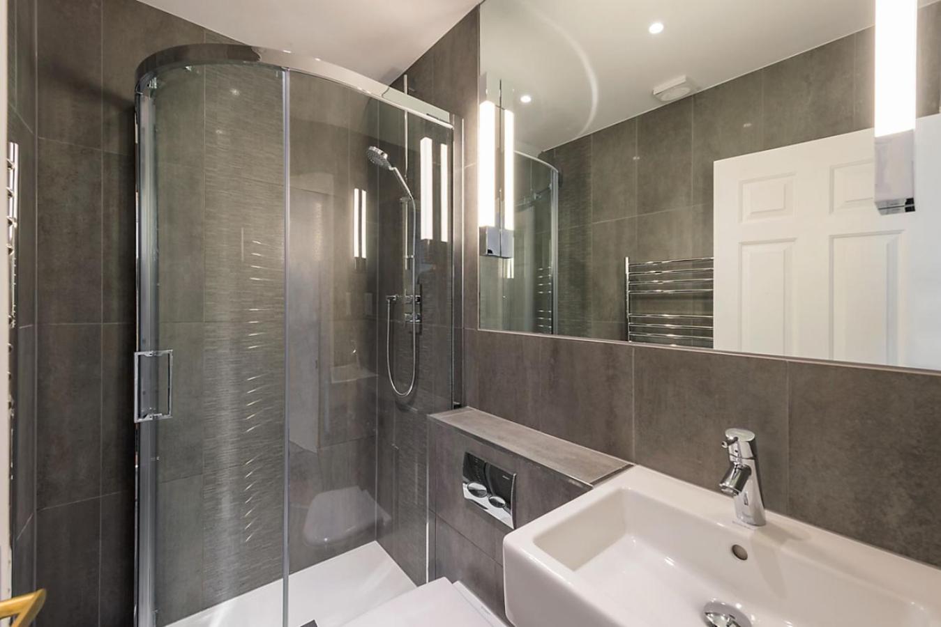 Marylebone - Crawford Street by Viridian Apartments