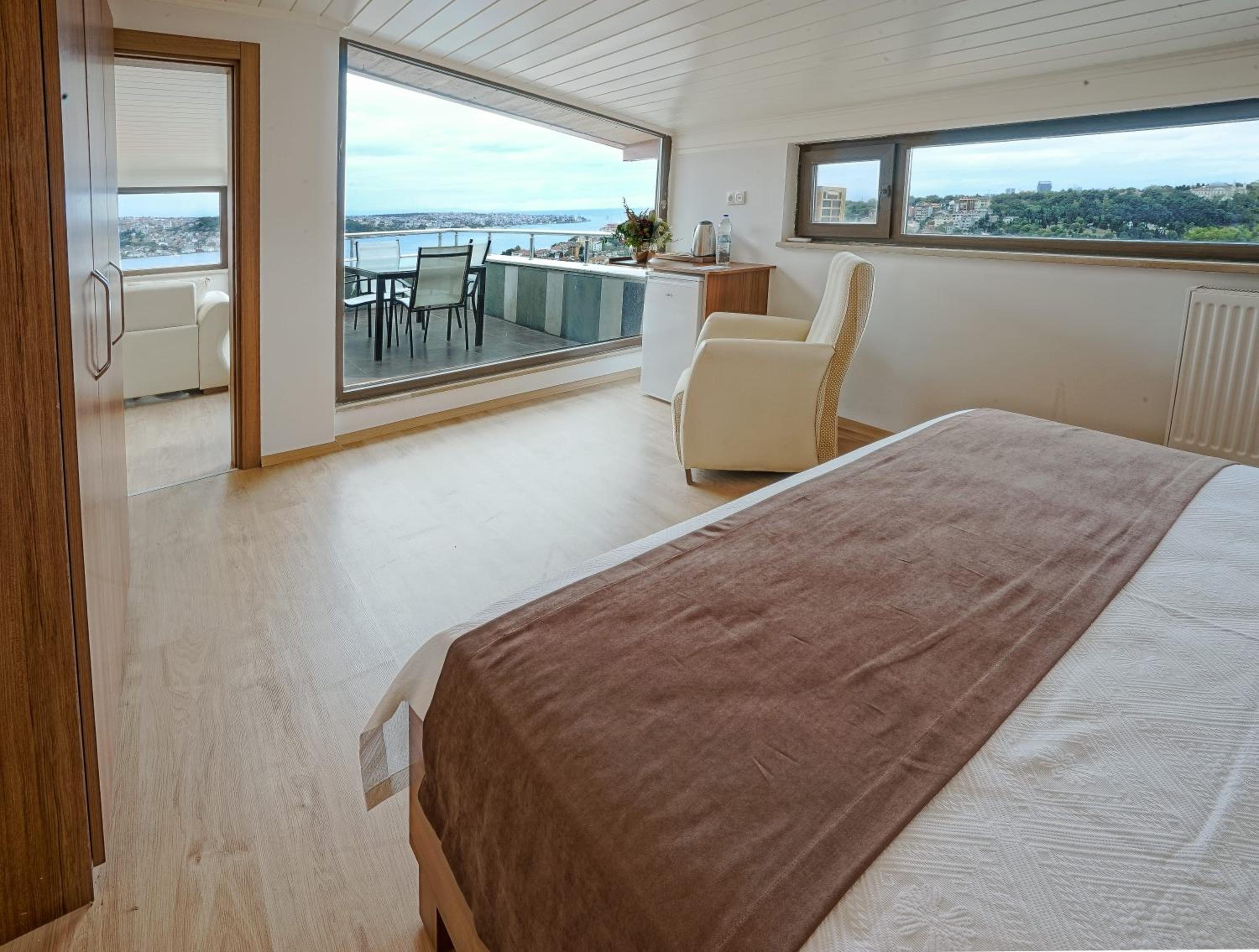 Class Hotel Bosphorus With Jacuzzi - Image 13