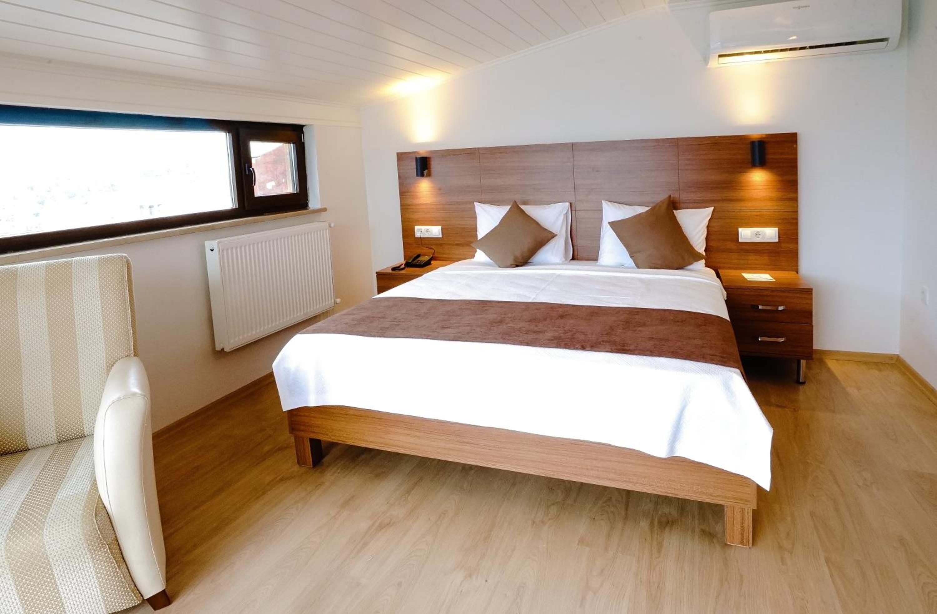 Class Hotel Bosphorus With Jacuzzi - Image 14