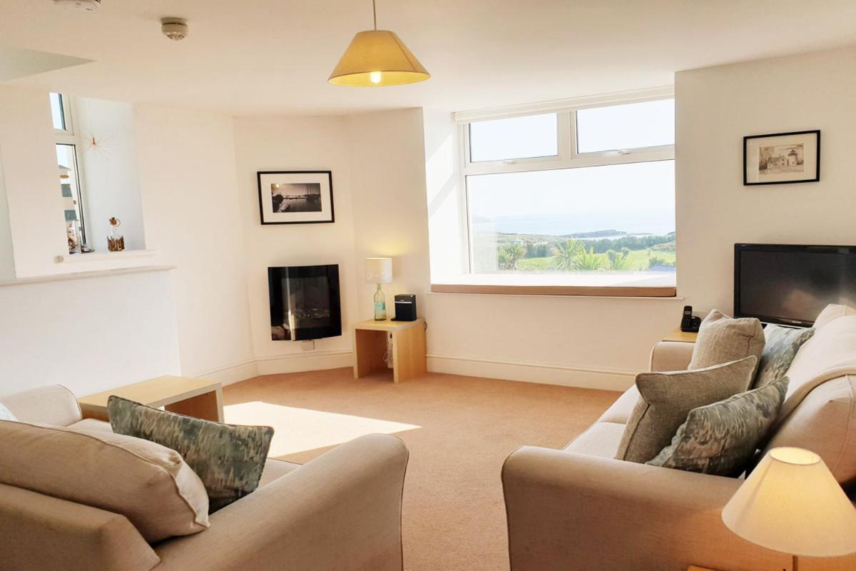 15 The CLIFF APARTMENT-2 BED- SEA VIEW