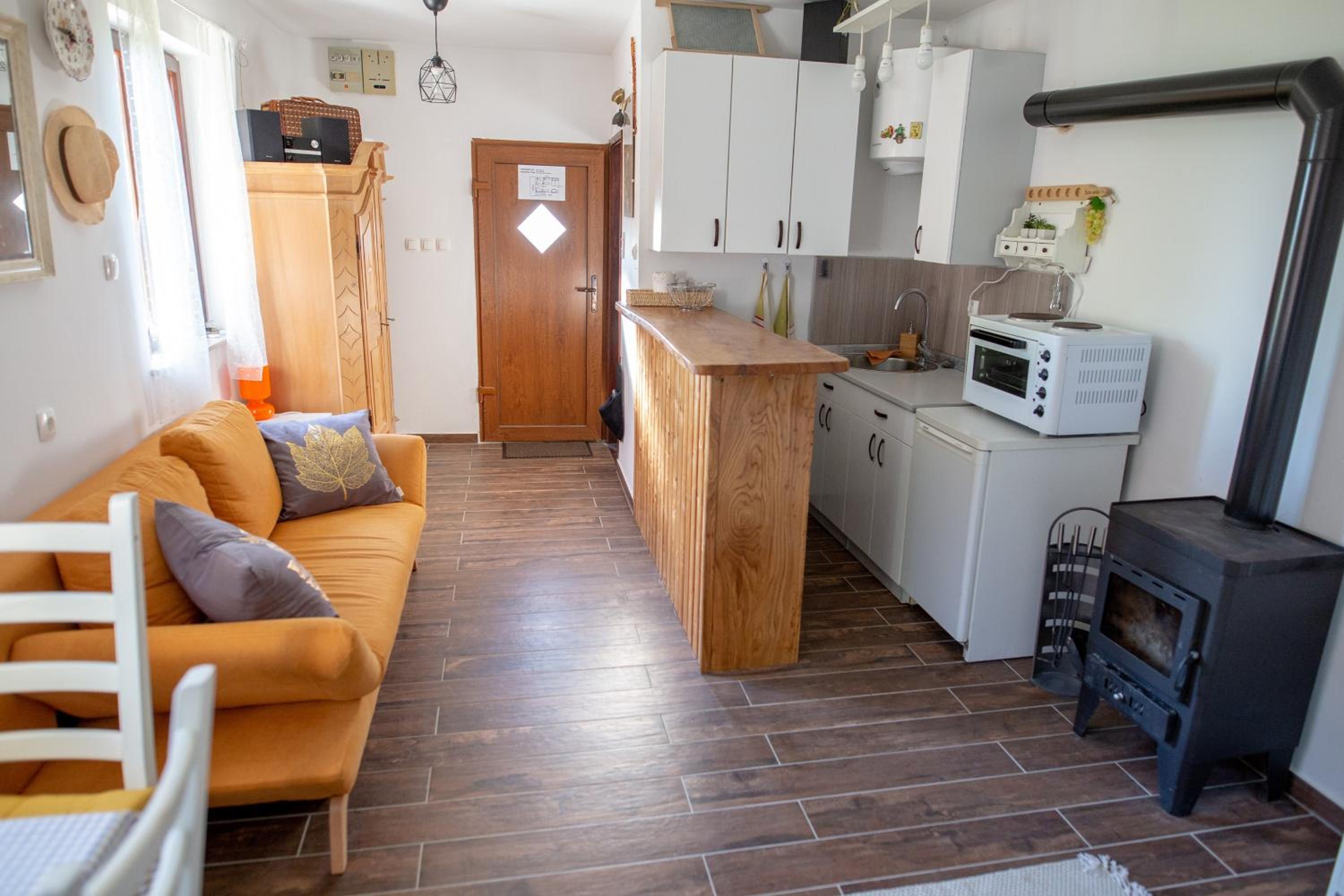 House Thara Studio Apartments