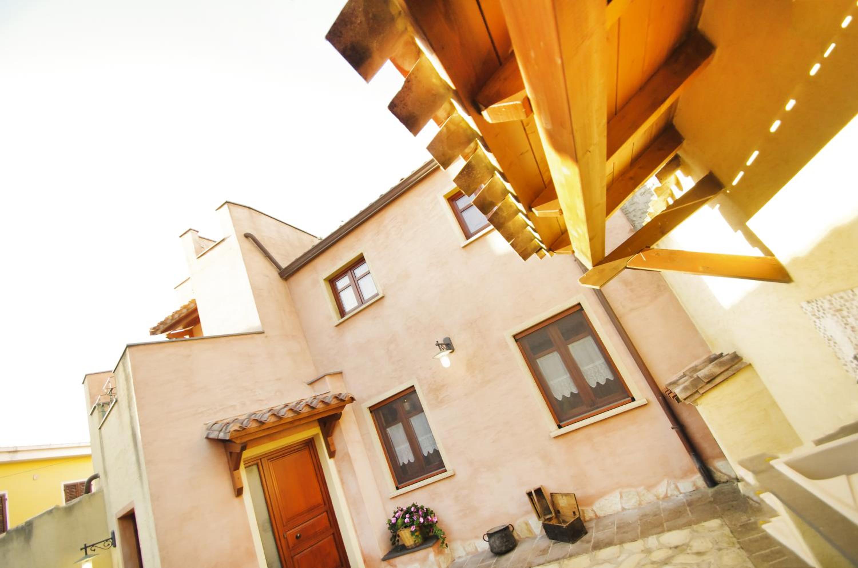 Casa De Ajala - B&B de Charme in Antica Dimora totalmente ristrutturata e dotata di tutti i confort Bagni privati Spazio living Patio esterno Ambienti clim