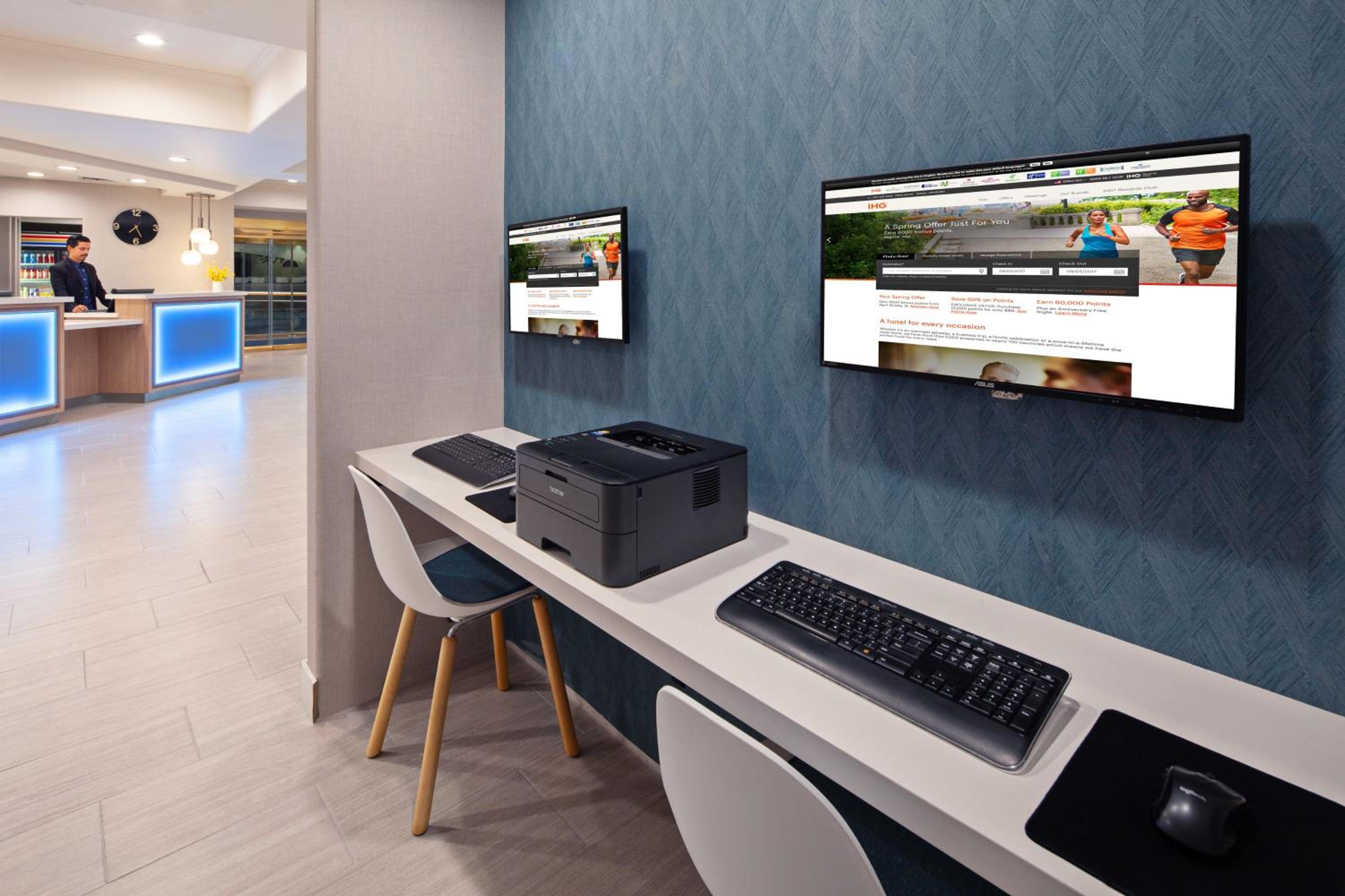 Holiday Inn Express Hollywood Walk of Fame by IHG 2