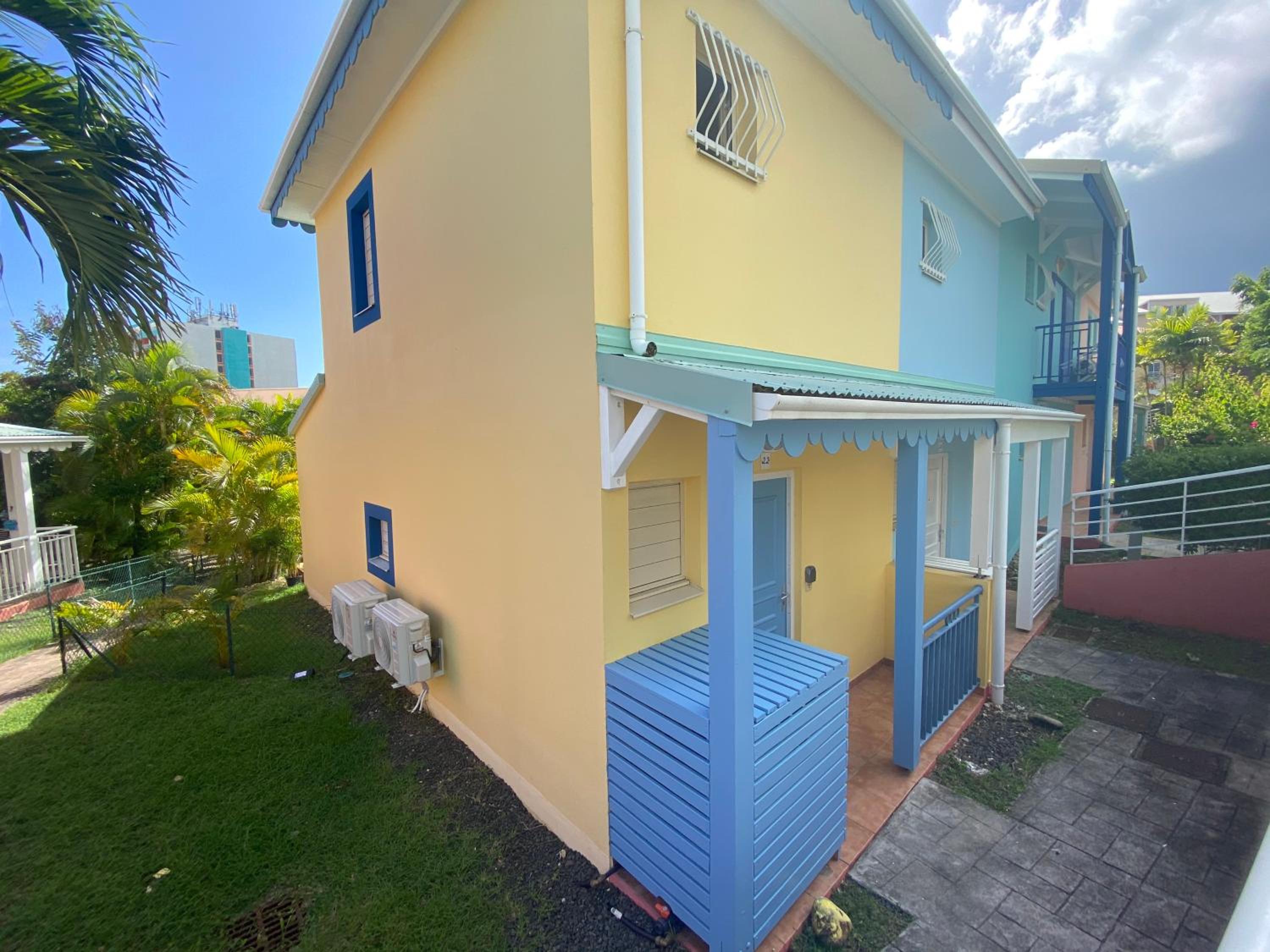 Maison mitoyenne , piscine,Citerne, jardin, parking, plage view 3