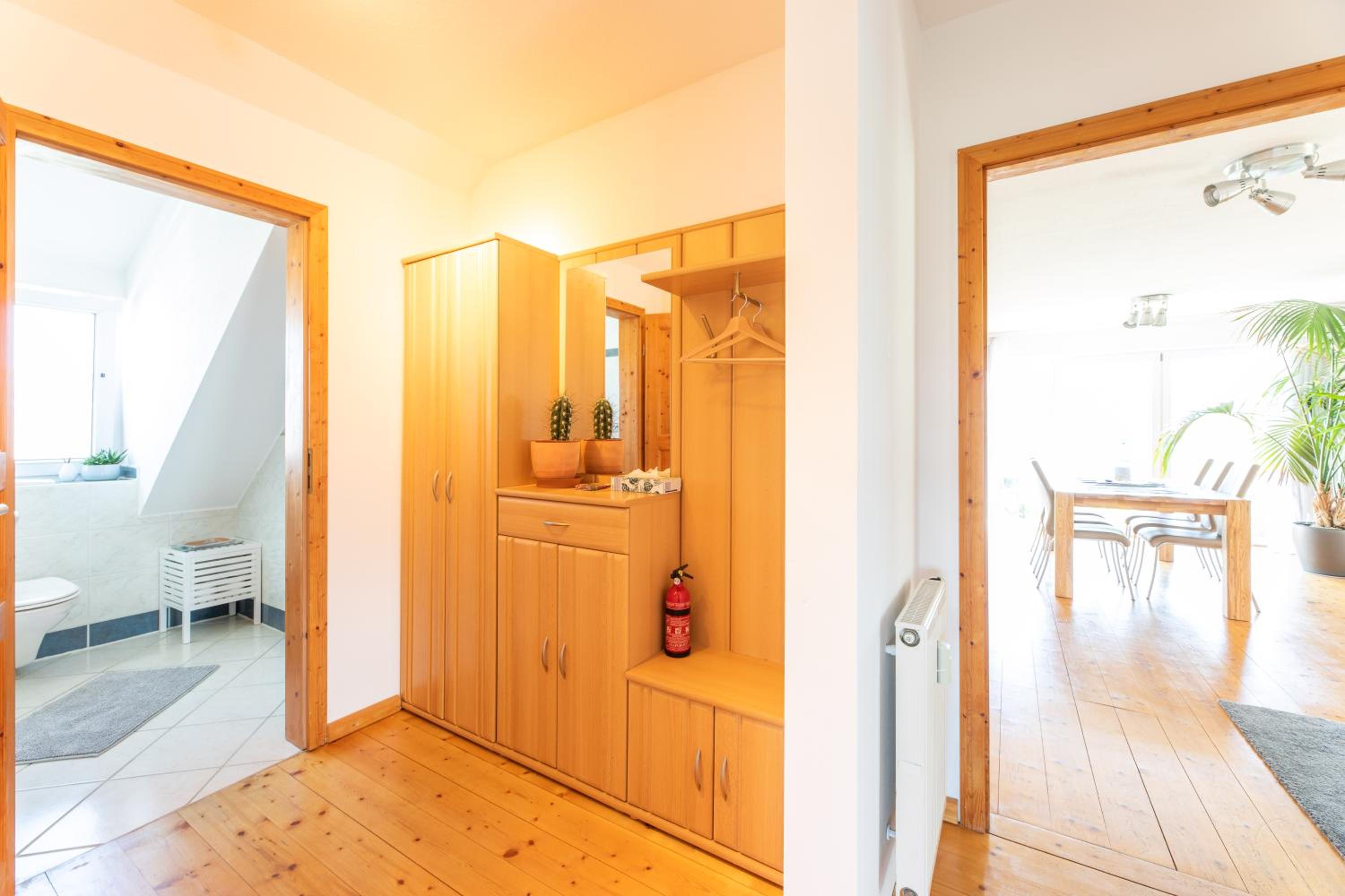 Große 120 qm Ferienwohnung für 6-12 Personen mit Parkplatz nahe Bamberg