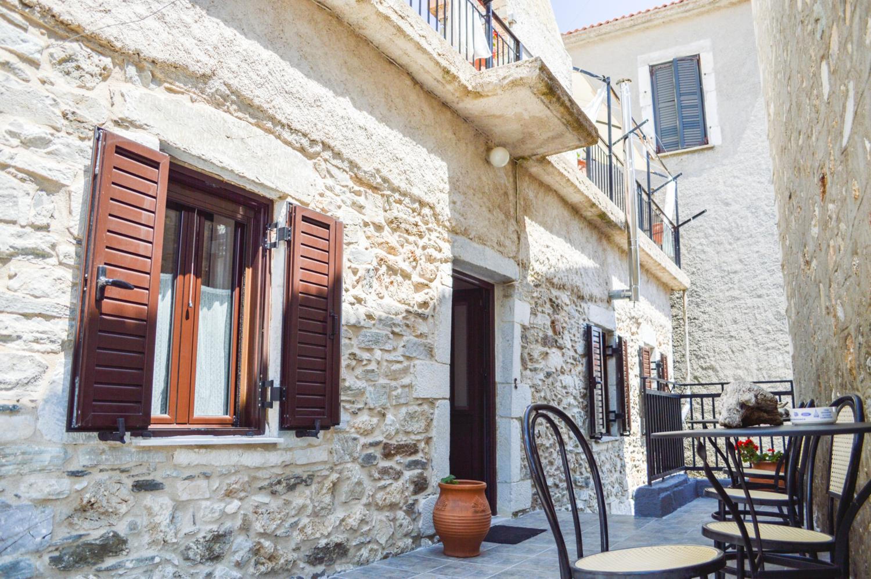 Lamprou