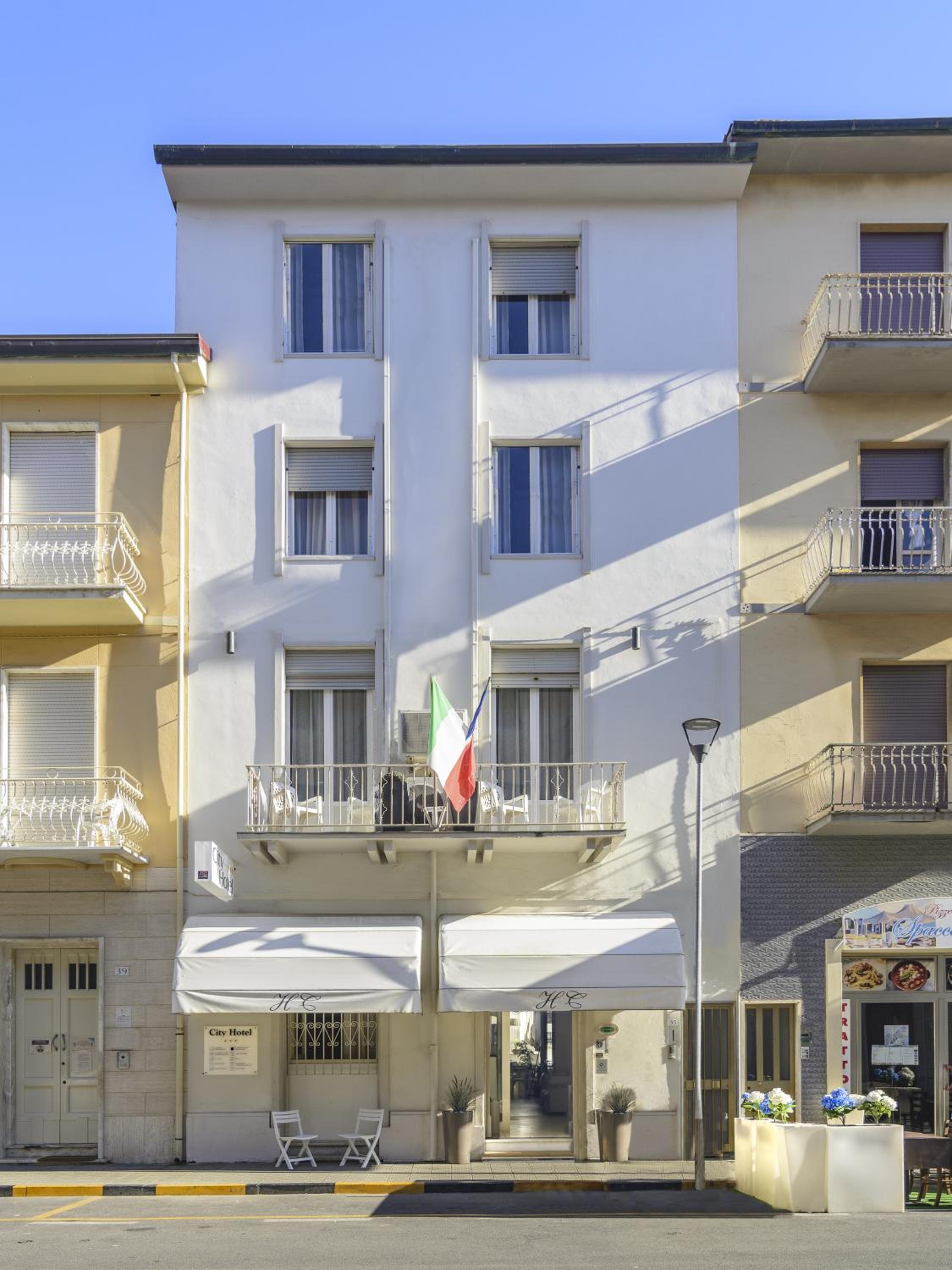 Hotel City Hotel - Image 1