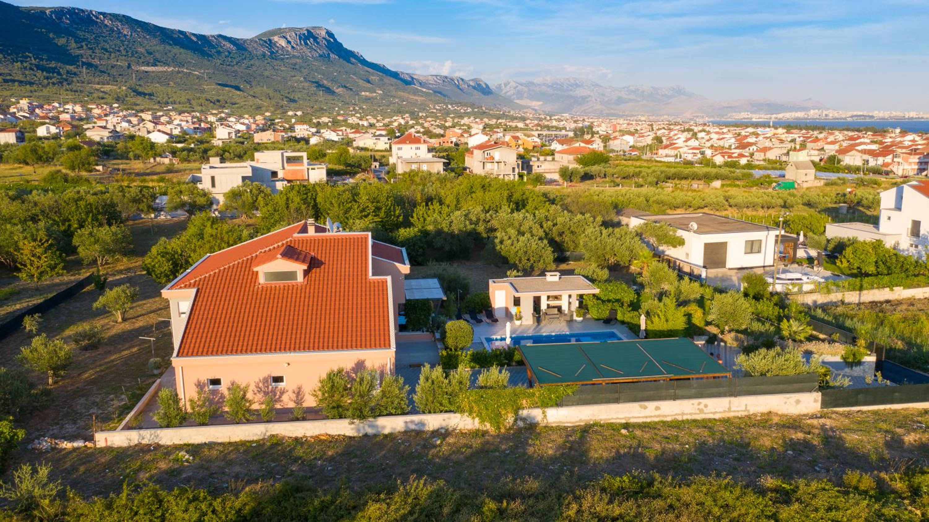 Villa Toni with 5 bedrooms and heated pool view 3