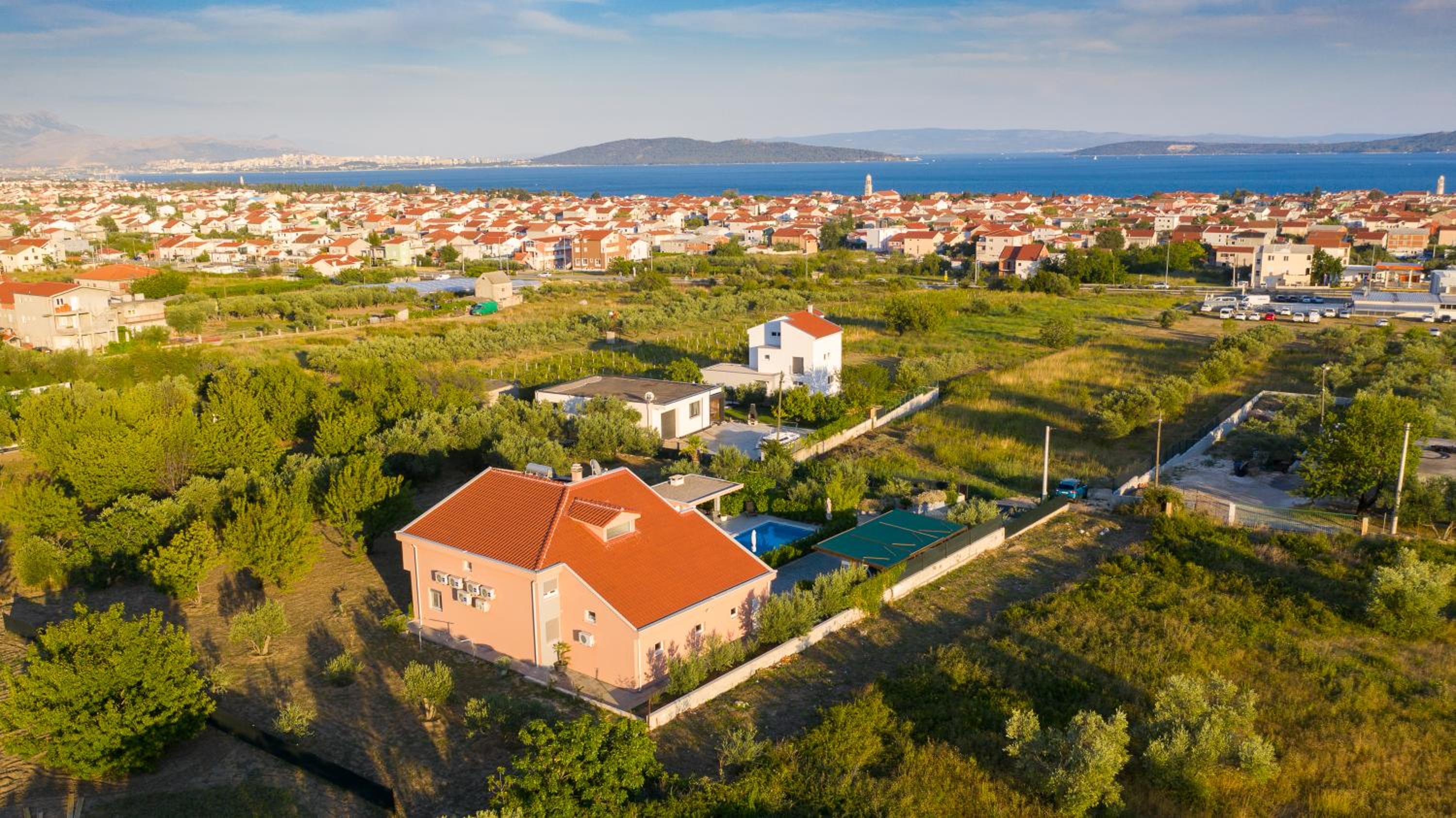 Villa Toni with 5 bedrooms and heated pool view 4