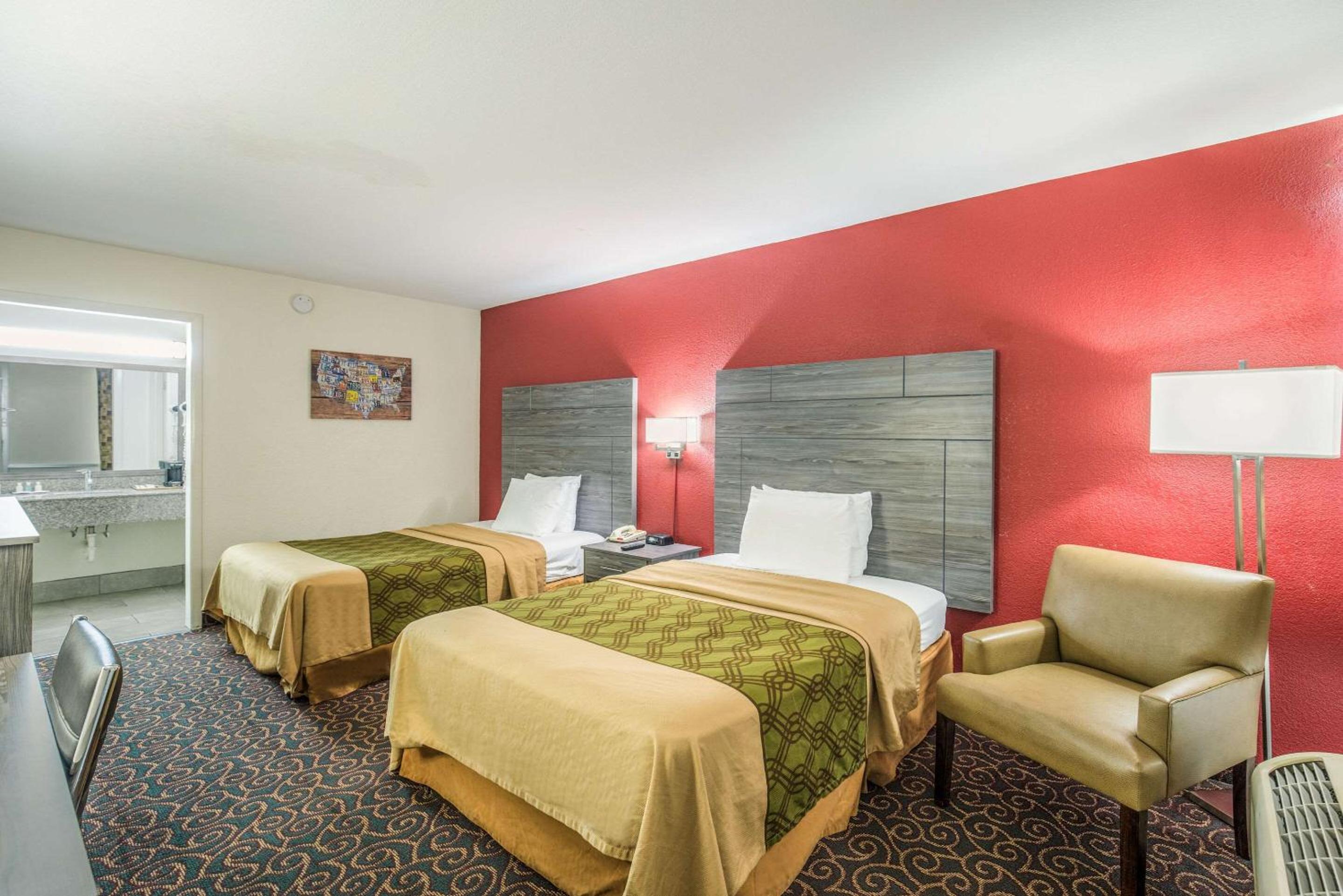 Thomasville Vacations - Econo Lodge - Property Image 3