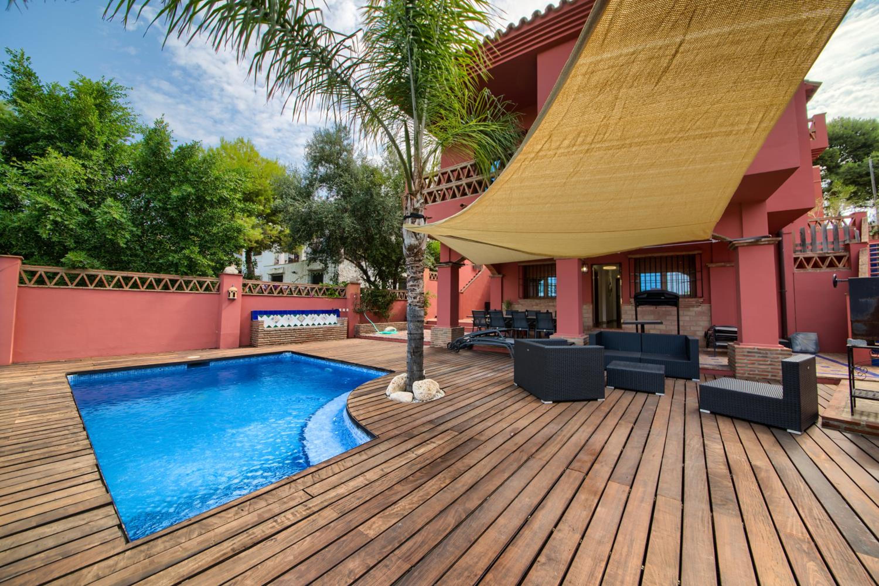 Holidays2Malaga Candado House pool & garden