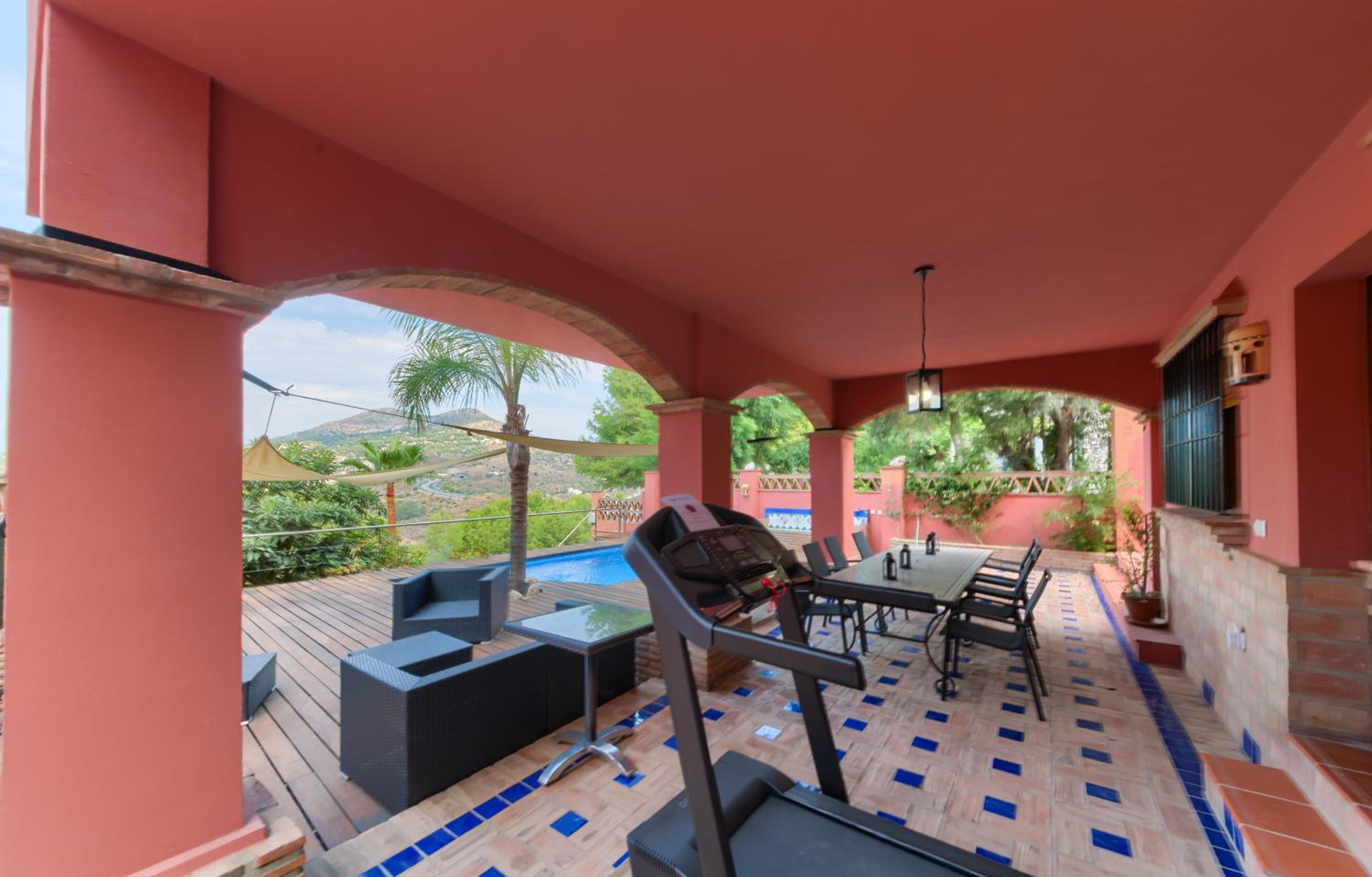 Holidays2Malaga Candado House pool & garden