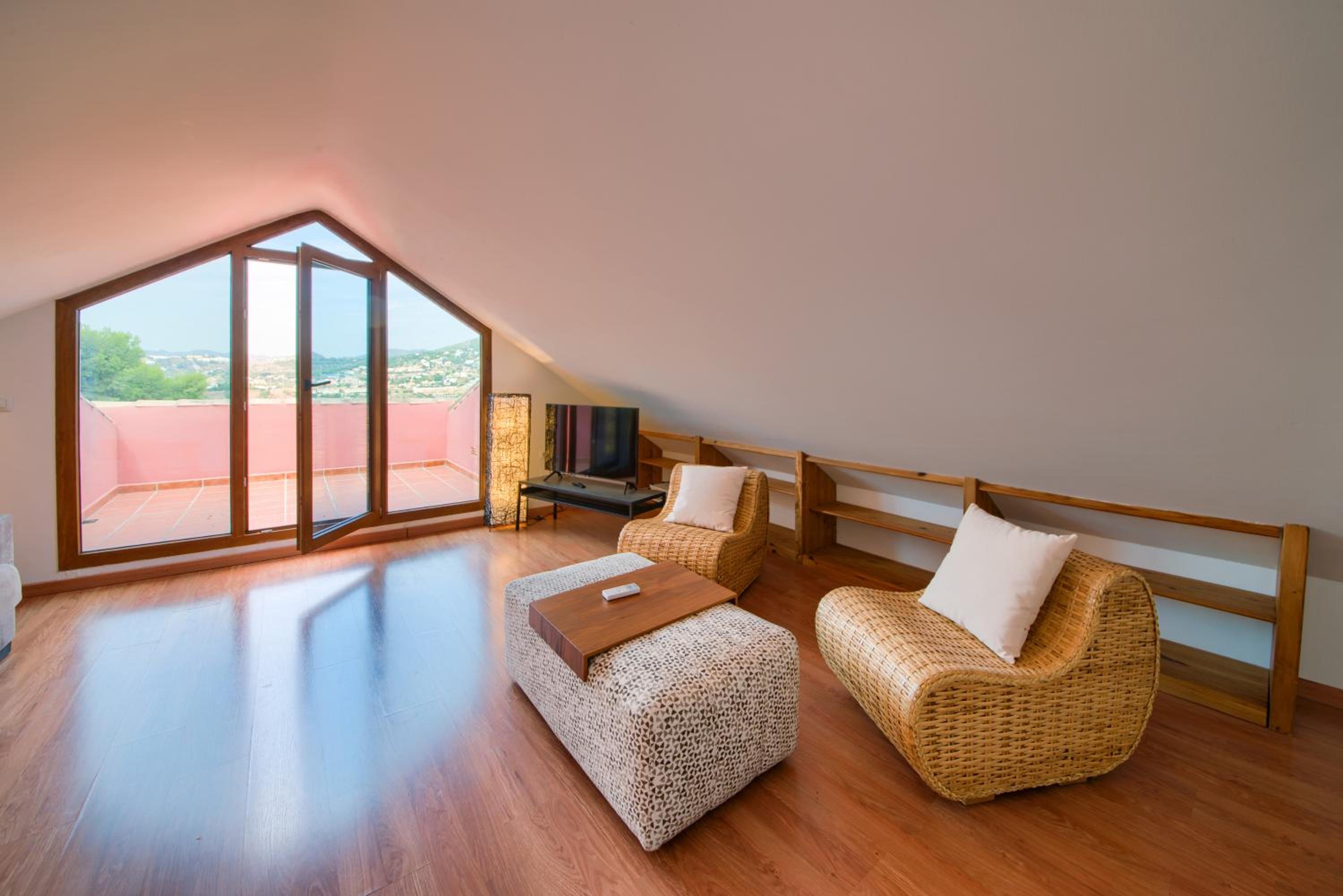 Holidays2Malaga Candado House pool & garden